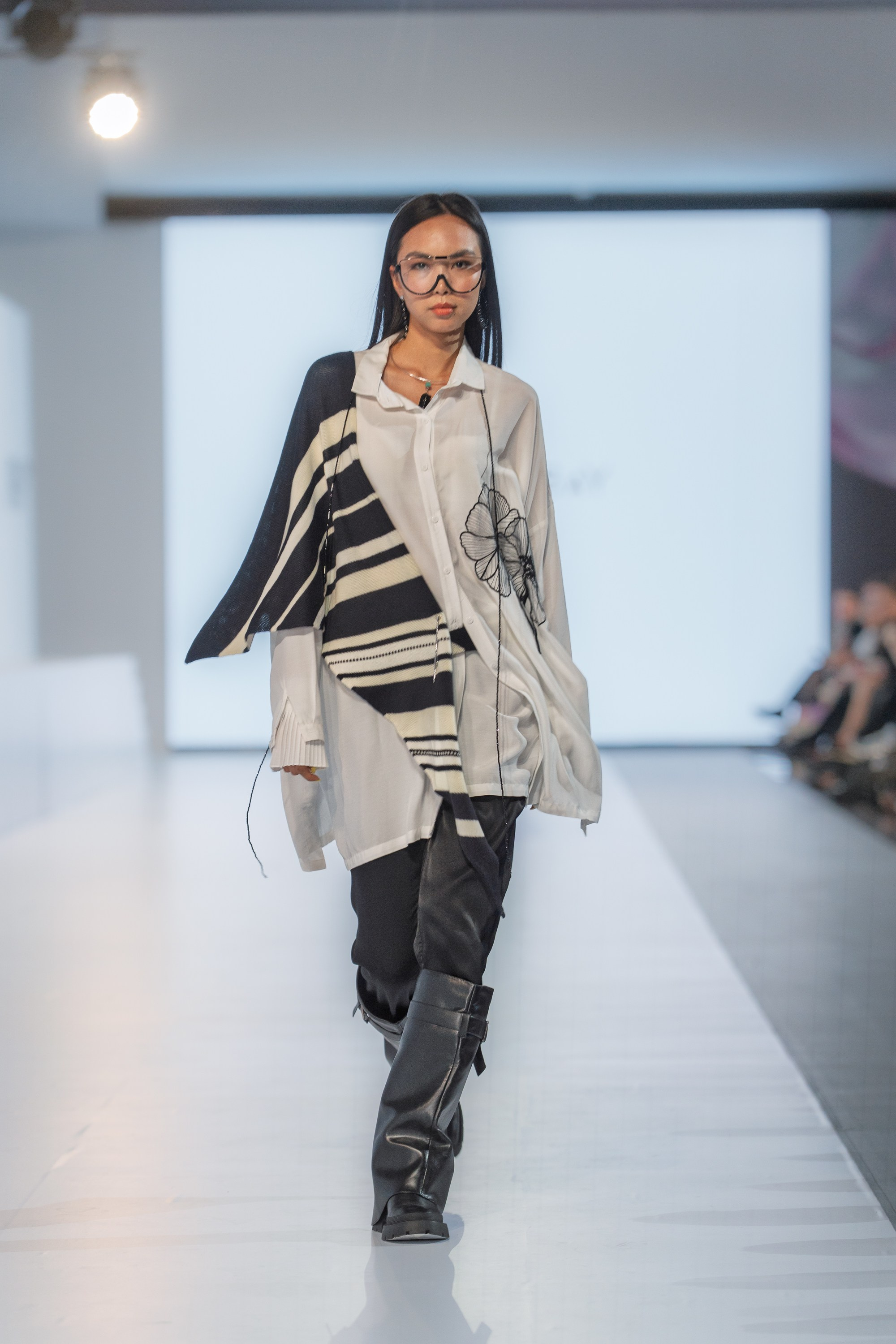 Shakerbay Vita Nova. Сайт Алматинского НЮ АРТ, будуар и фэшн фотографа Дениса Карпенко