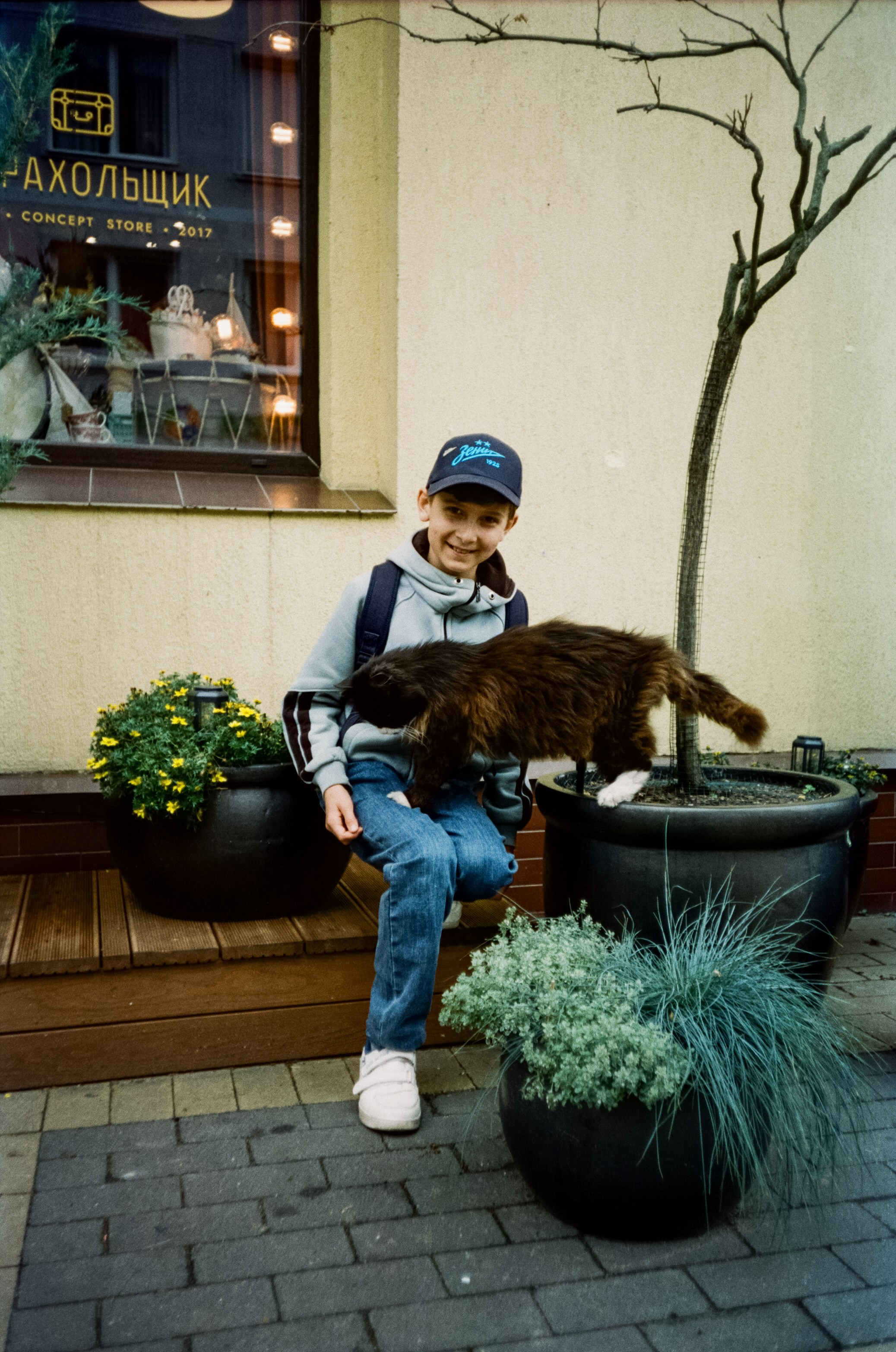 Курортный проспект и коты Зеленоградска, маяк и Safe Coffee. Фотограф-документалист Мария Осокина