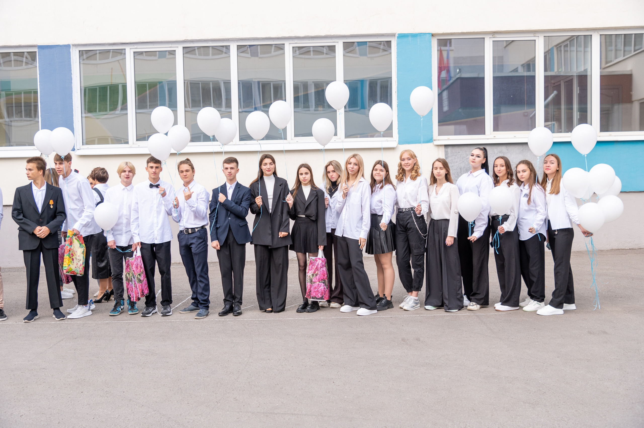 Школьная фотосессия в Туле. Портретный, семейный, свадебный фотограф. Бизнес, контент съёмка. Тула