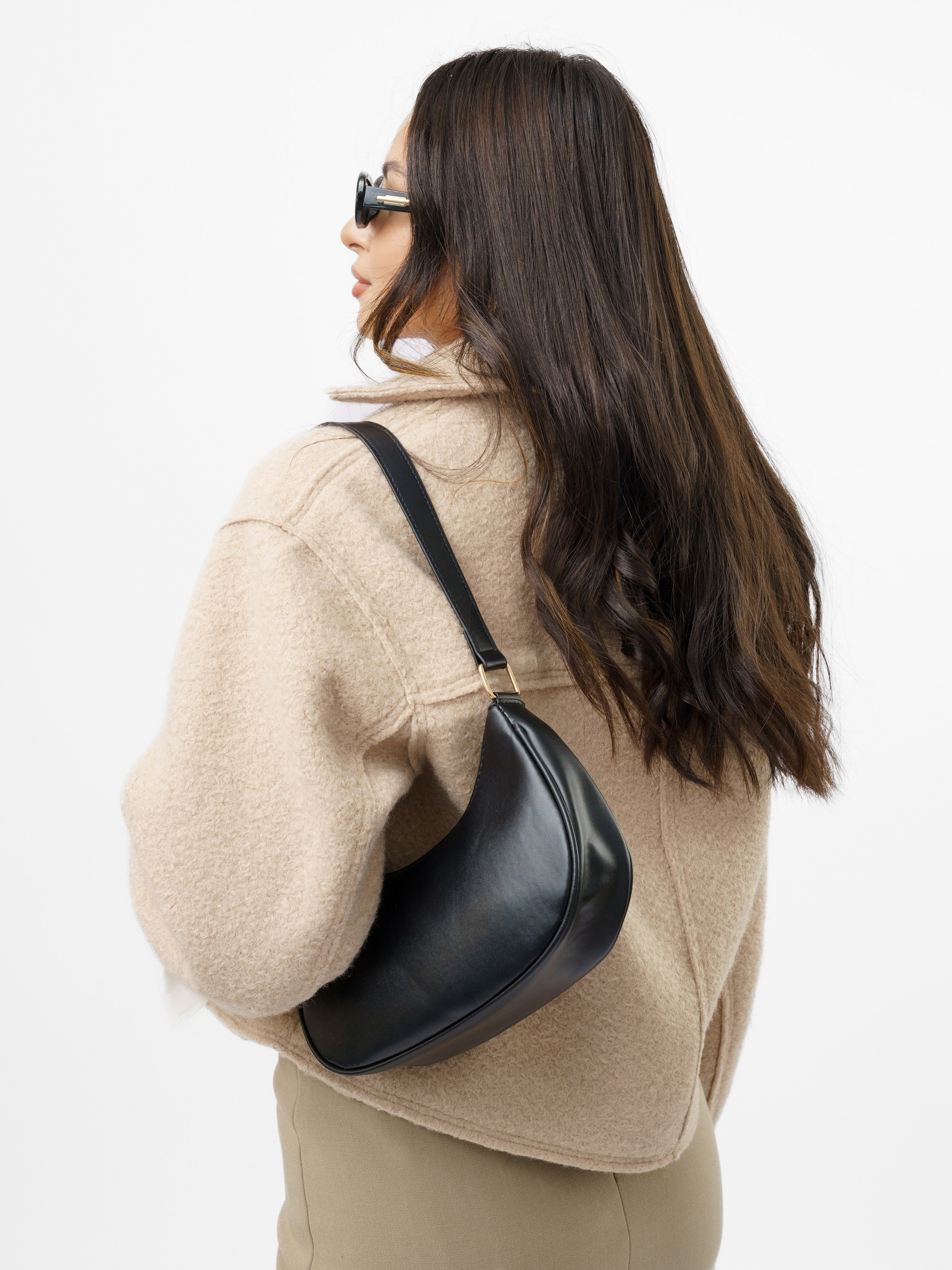 Съемка сумок со стилистом. KED Production — продакшн из СПб. Создаём фото, видео и контент, который помогает брендам и селлерам продавать больше