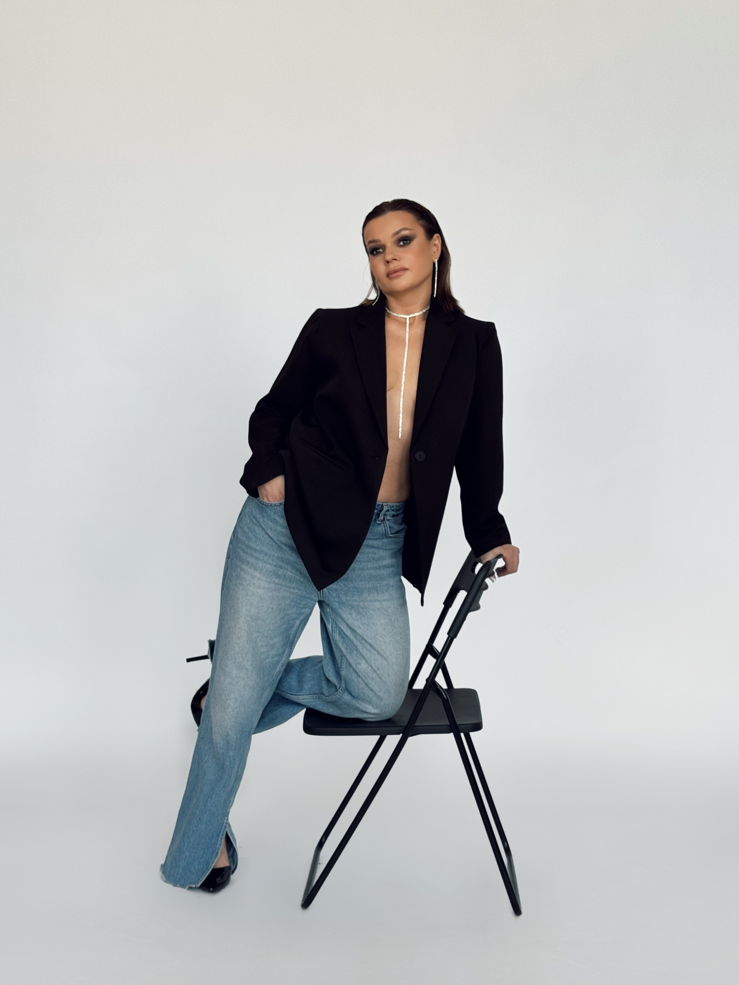 Съёмка в студии. Мобильный фотограф в Омске