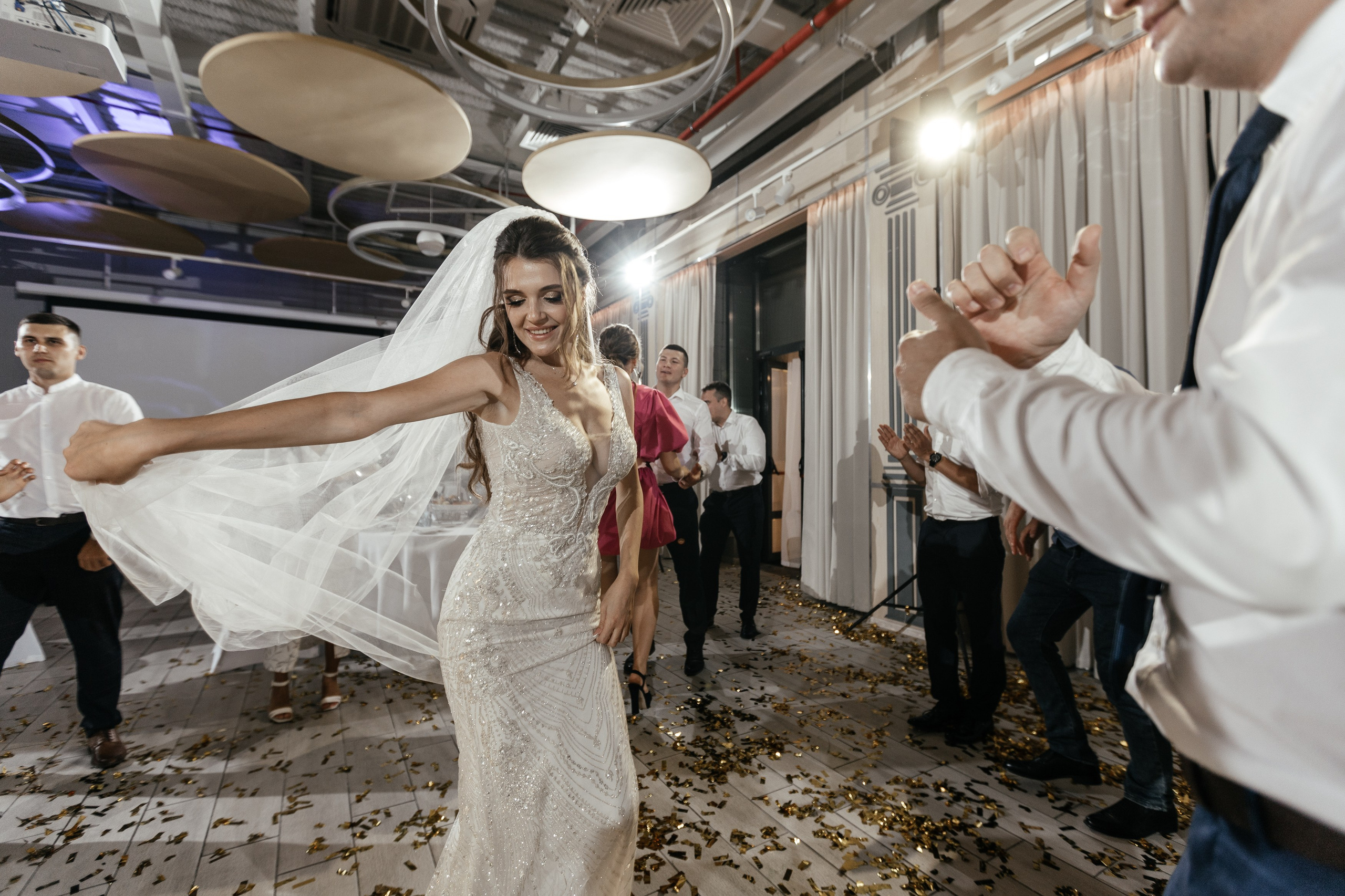 Свадебный фотограф Уфа — Руслан ГабдлисламовЖивые эмоции, красивые кадры, воспоминания на всю жизнь.Работаю по всей Республике Башкортоста. Свадебный фотограф Уфа Руслан Габдлисламов