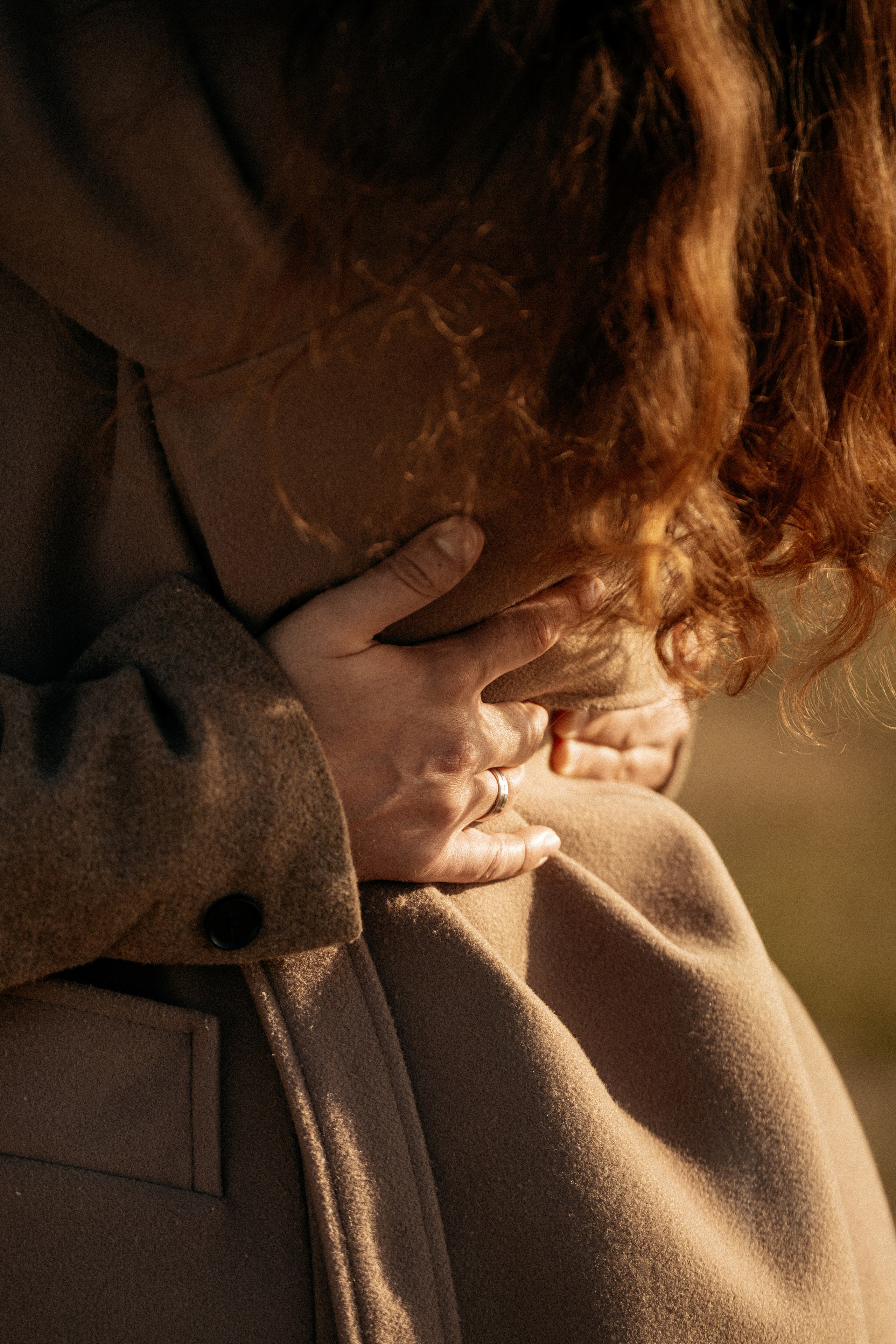 Фотограф Анапа — фотосессия пары love story на берегу Черного моря, помолвка, предложение руки и сердца, барханы Анапы, съемка на закате