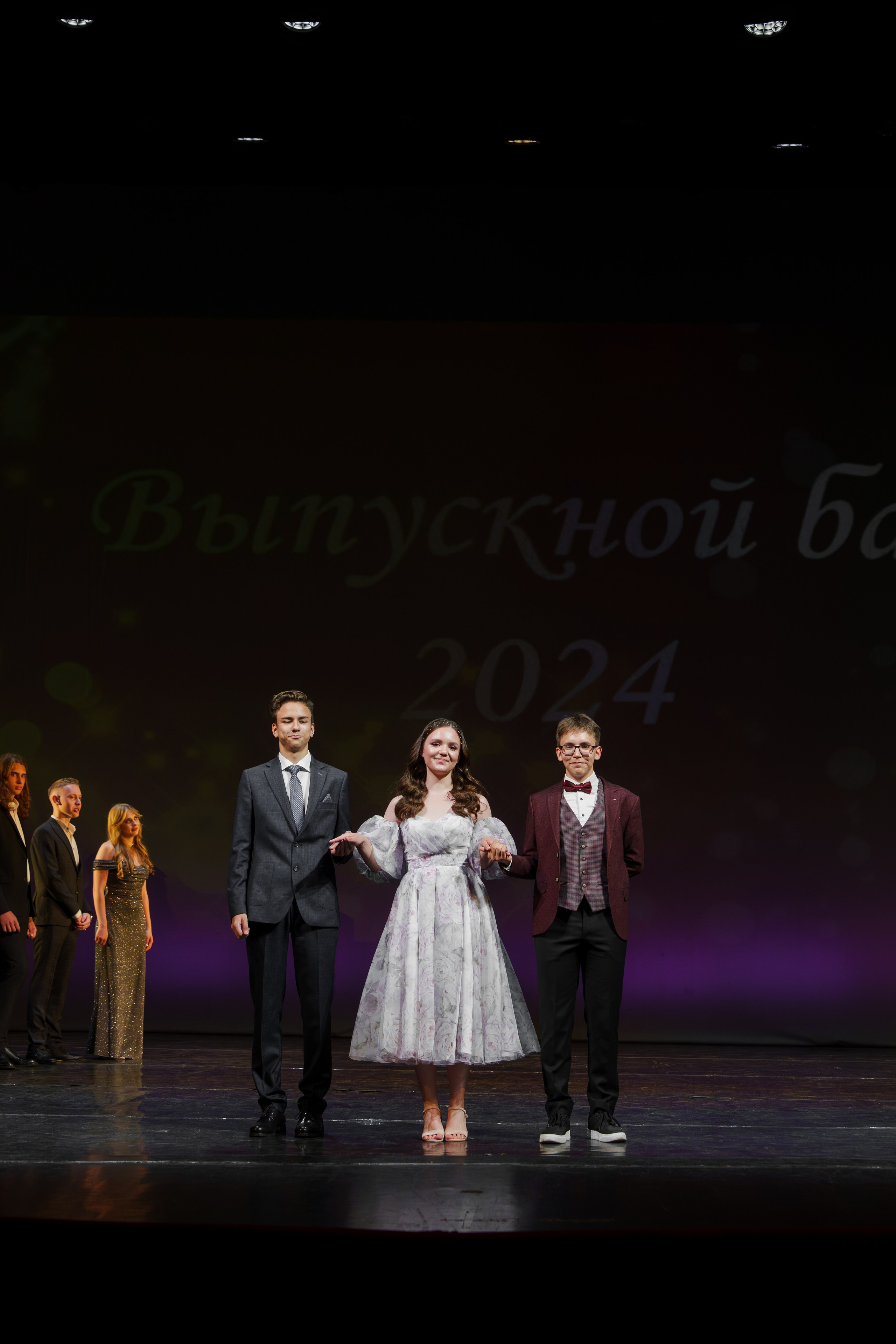 Выпускной Гимназия 7. Свадебный и репортажный фотограф Элина Козырьянова