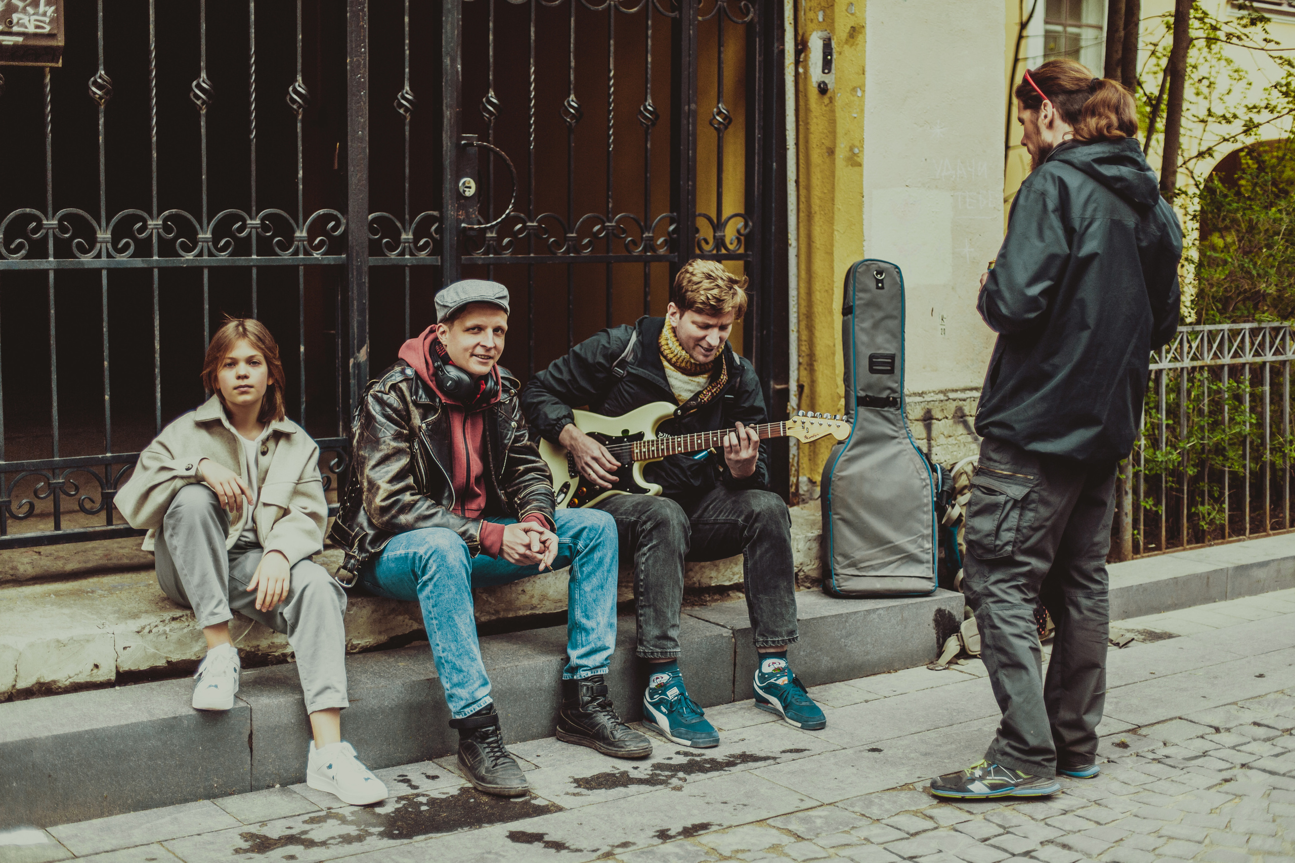 Фотосессия крутой девчонки на маленьких улочках Васильевского острова. Детский, свадебный и семейный фотограф Юлия Курбатова, Санкт-Петербург