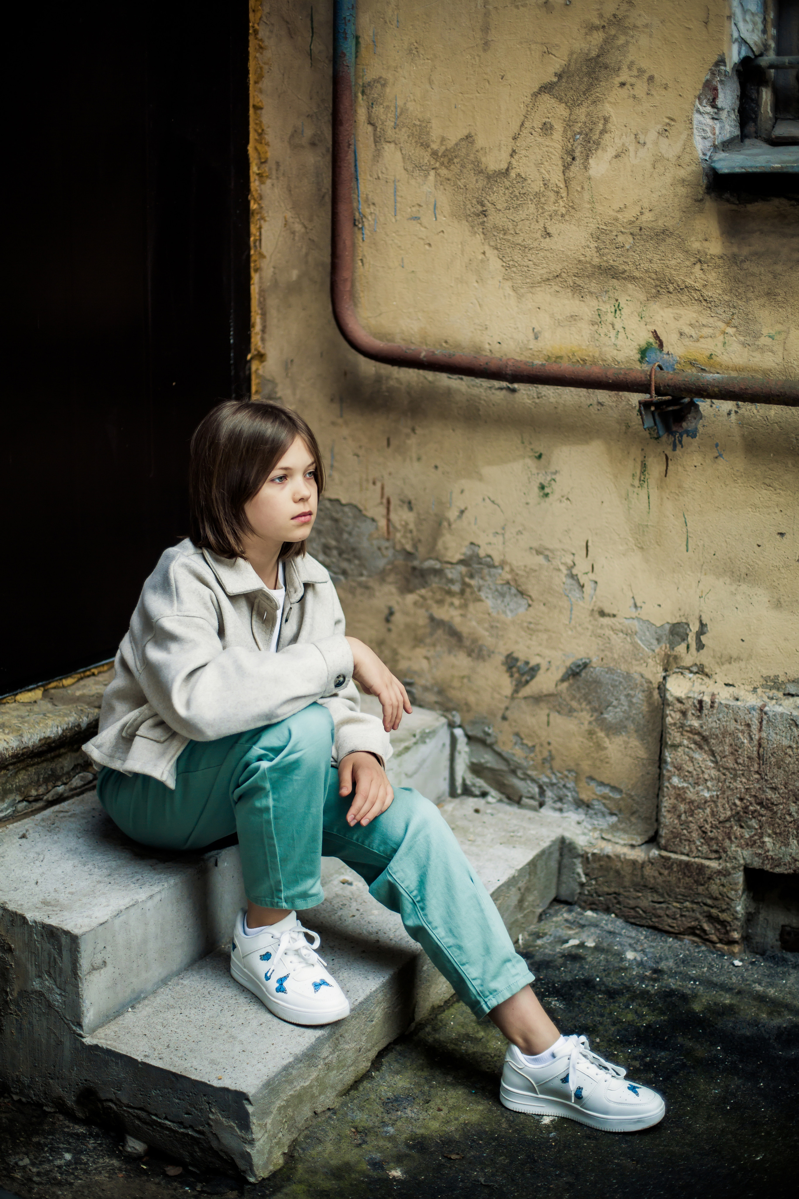 Фотосессия крутой девчонки на маленьких улочках Васильевского острова. Детский, свадебный и семейный фотограф Юлия Курбатова, Санкт-Петербург