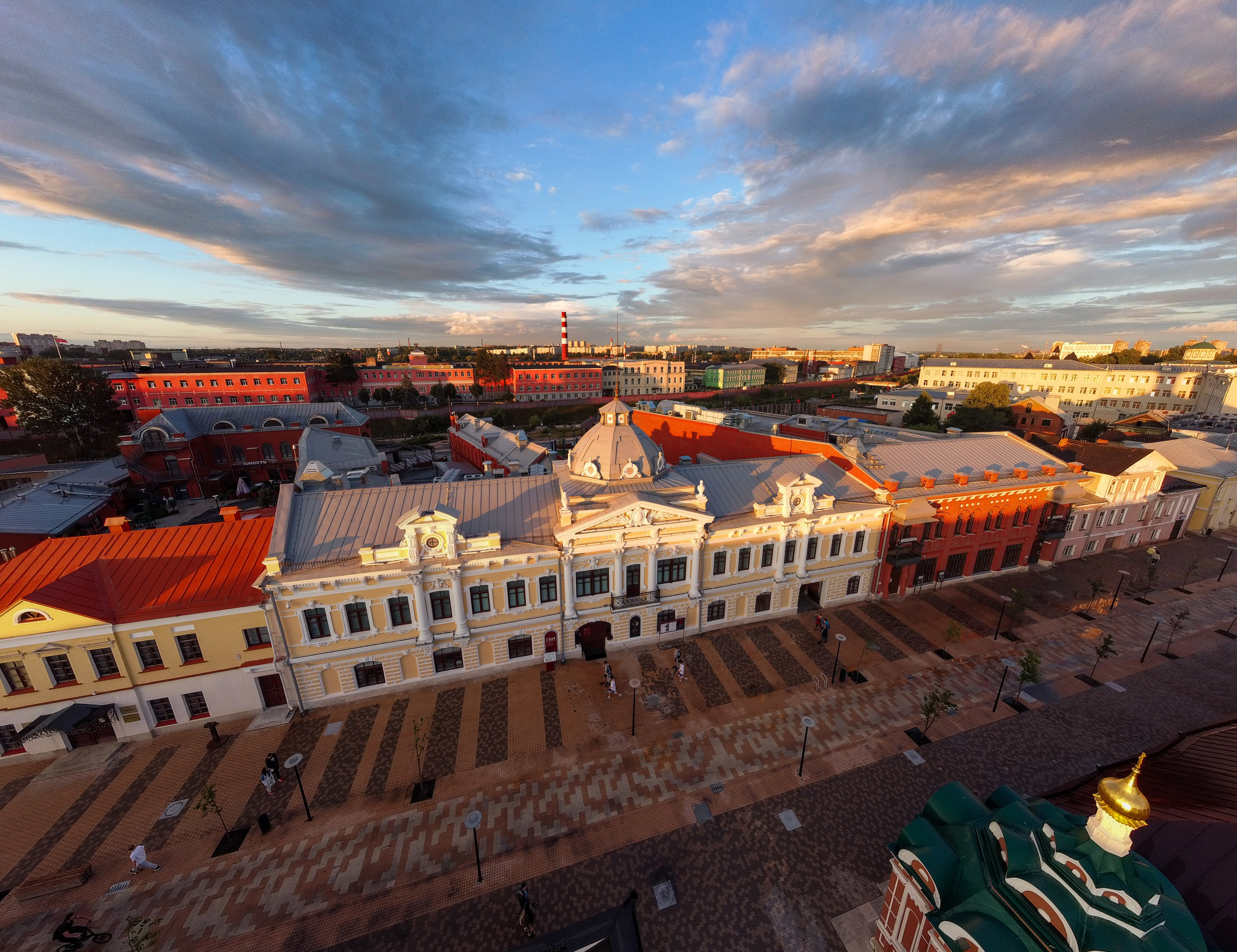 Улица Металлистов после дождя, лето