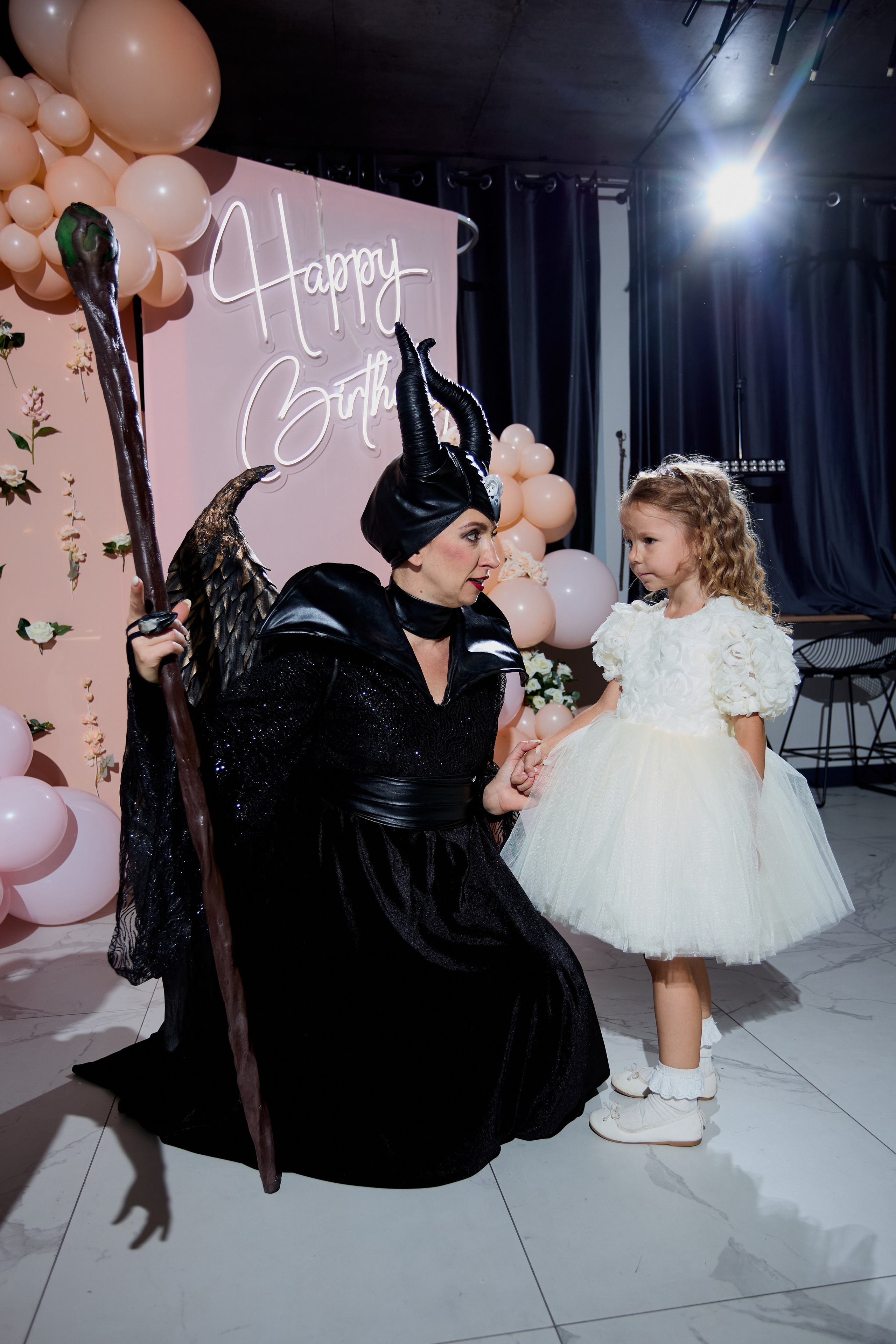 Малифисента и Тесла шоу. Свадебный фотограф Москва и Московская область Борисов Сергей