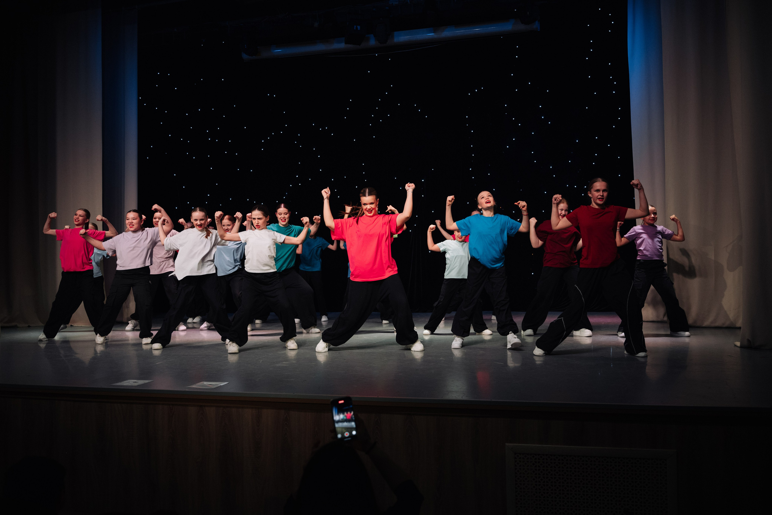 Благотворительный концерт в помощь Артему Сардаряну. Фотограф Артем Севостьянов. Профессиональная фотосъемка в Ногинске, Москве, Московской области и за границей