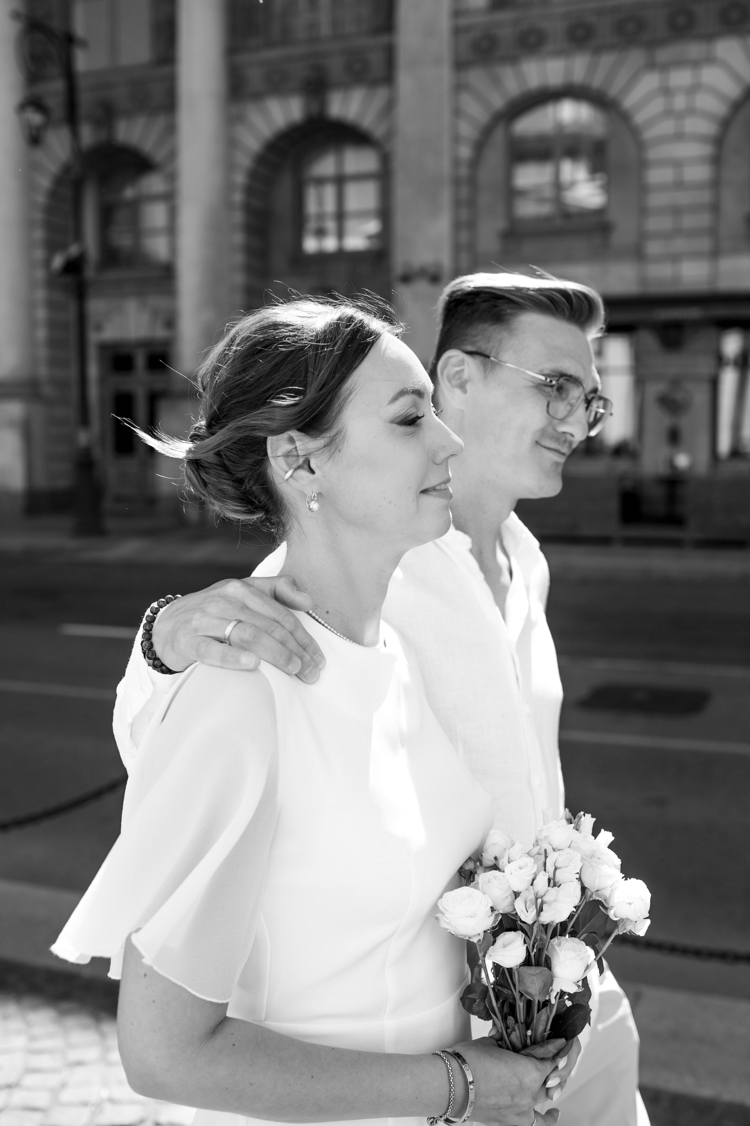 Свадебная фотопрогулка по улицам Петербурга. Свадебный фотограф Кирилл Белый