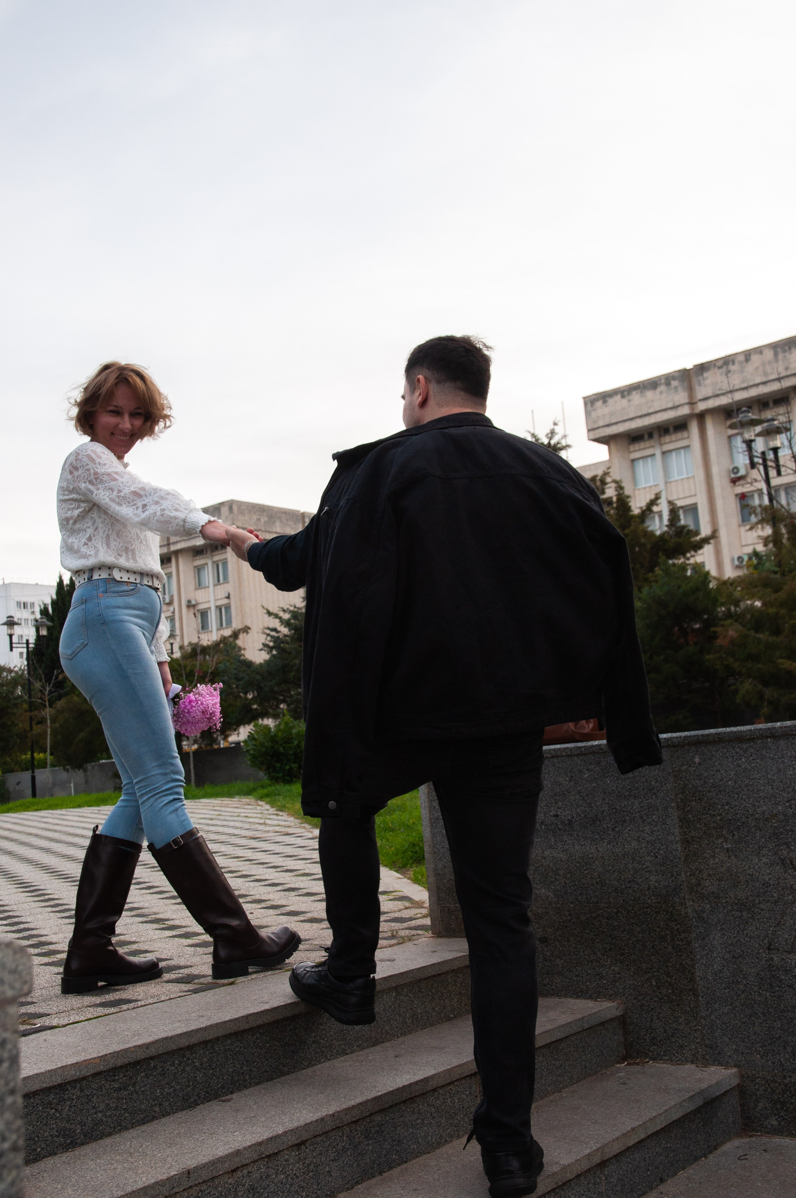 Oksana (свадебная прогулка у ЗАГСа). Главная