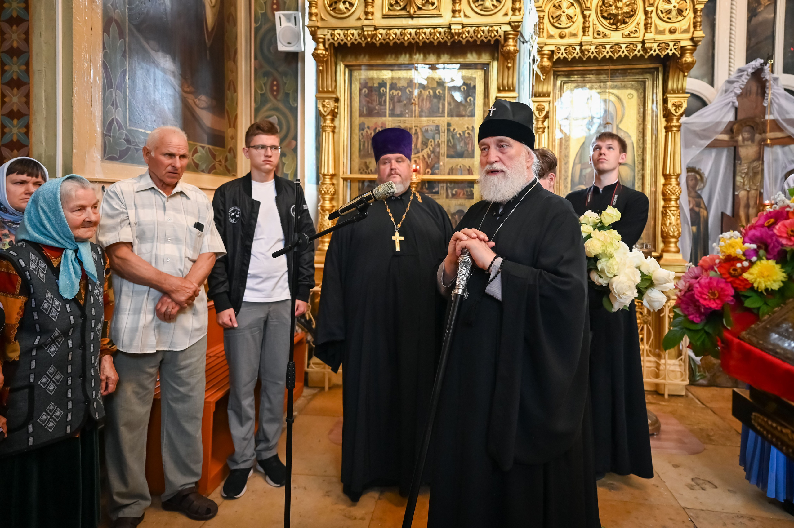 Митрополит Крутицкий Коломенский Павел в Георгиевском храме с. Ванилово. Семейный фотограф в г. Воскресенск Наталия Молева