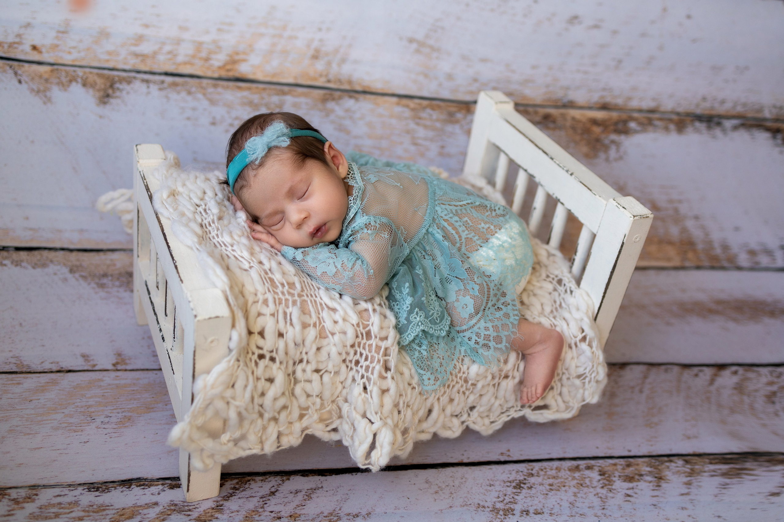 Фотосессия новорожденных девочек. Фотограф новорожденных в г. Миасс Анна Плотникова