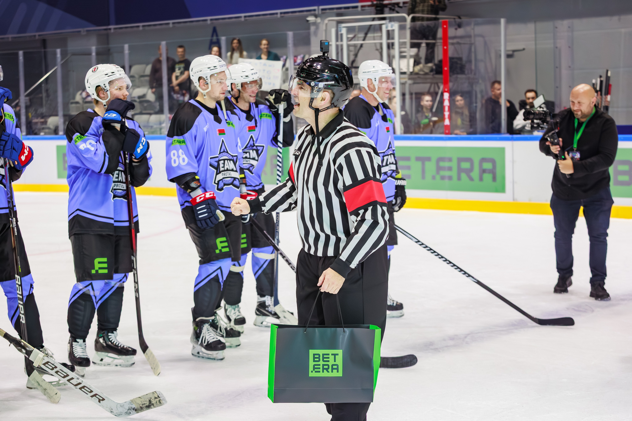 Благотворительный хоккейный матч BETERA. Репортажный фотограф Минск ❘ Костецкий Илья ❘ Беларусь