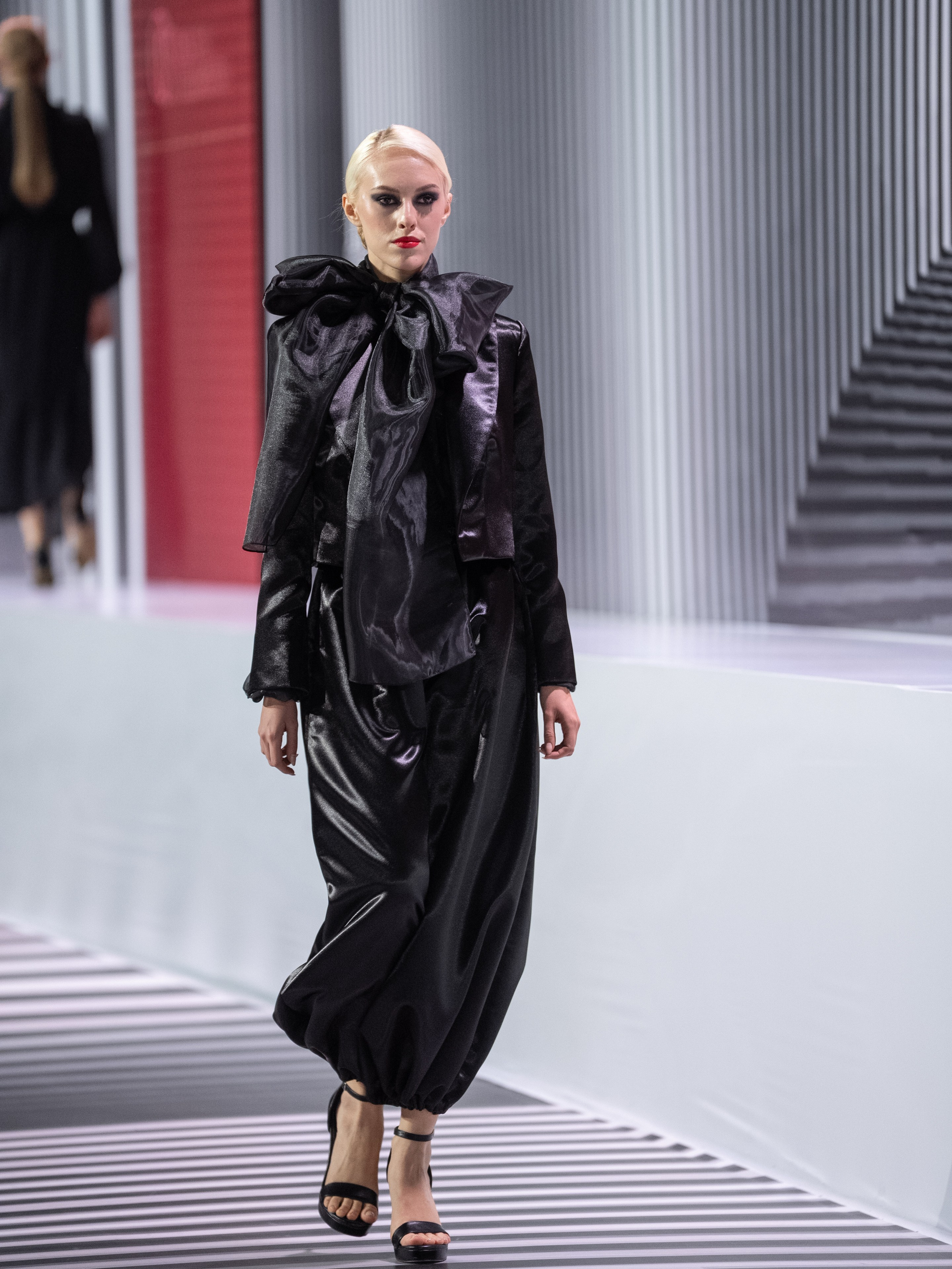 OKSANA UTELBAEVA. Сайт Алматинского НЮ АРТ, будуар и фэшн фотографа Дениса Карпенко