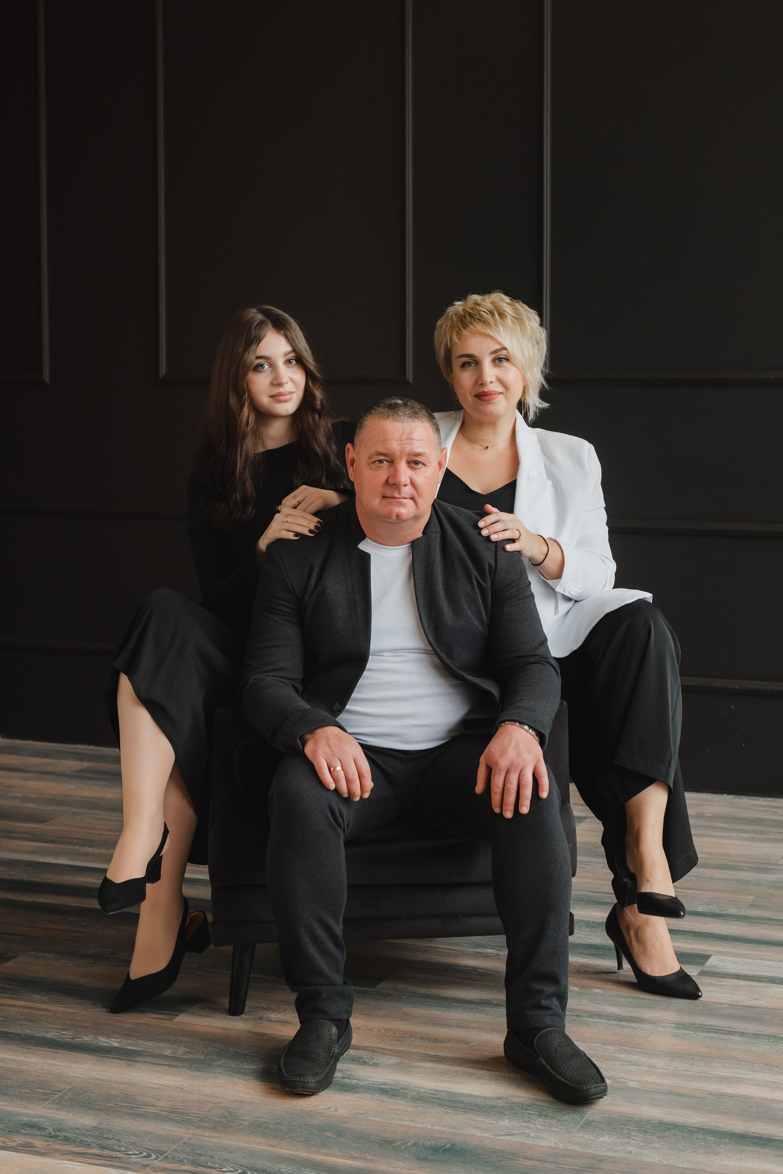 Евгений Катя и Виолетта. Семейный фотограф Ирина Сгибнева