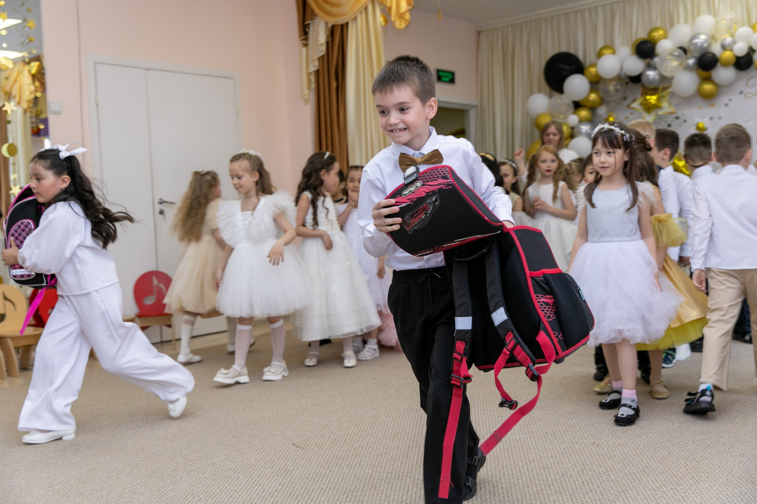 Выпускной Цветик-Семицветик 2025. Школьный и детский фотограф в Южно-Сахалинске Анастасия Лескова