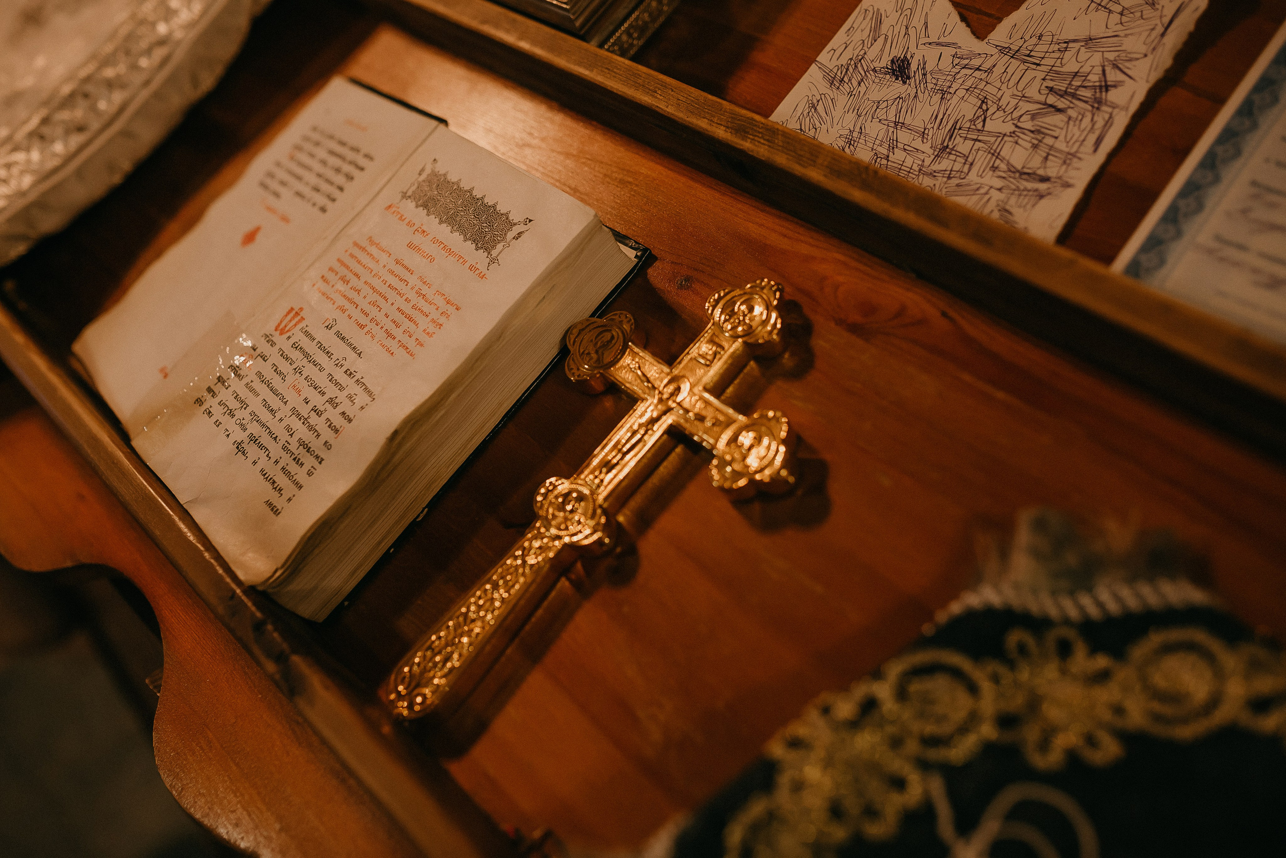 Крещение Виктории. Храм Симеона Верхотурского п.Барсово. Семейный фотограф в Сургуте