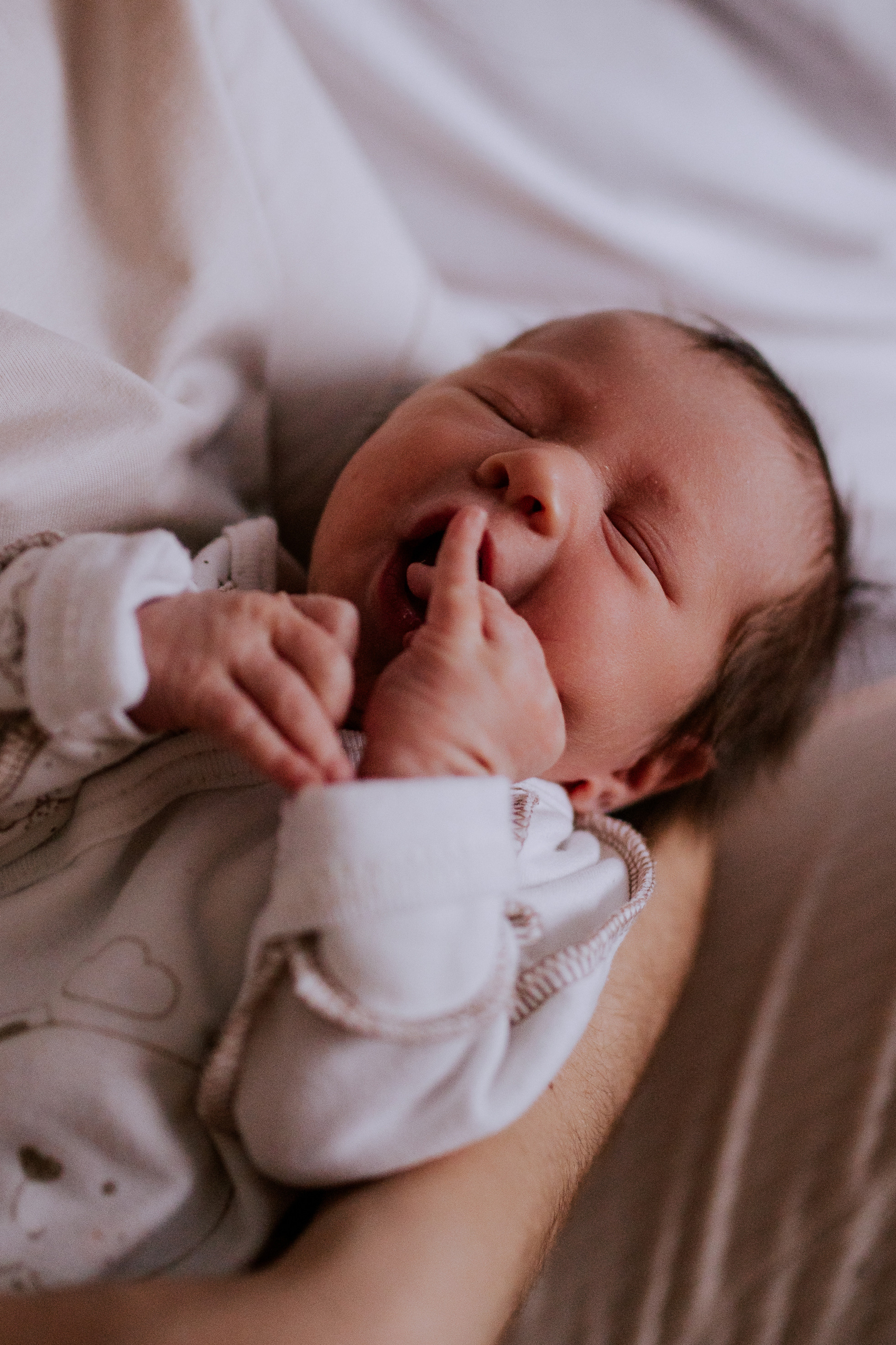 Домашняя съёмка с новорожденным в Тюмени. Фотограф Шелудкова Яна, город Тюмень
