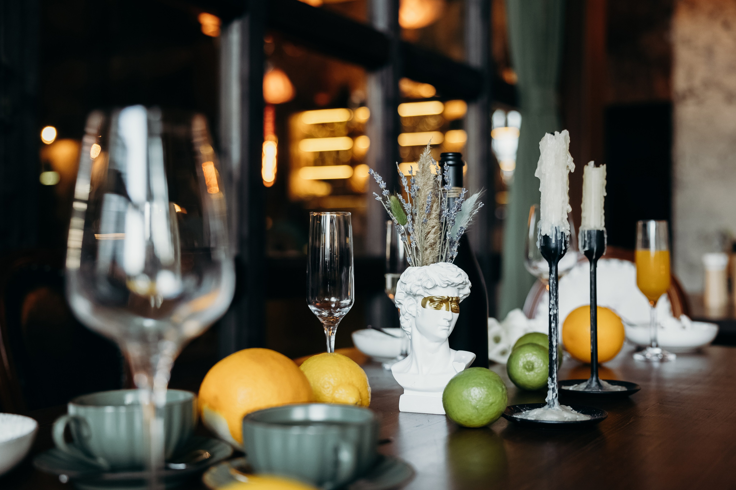 Александр и Елена (сборы, ресторан). Фотограф свадебный семейный в Красноярске Шукшина Наталья