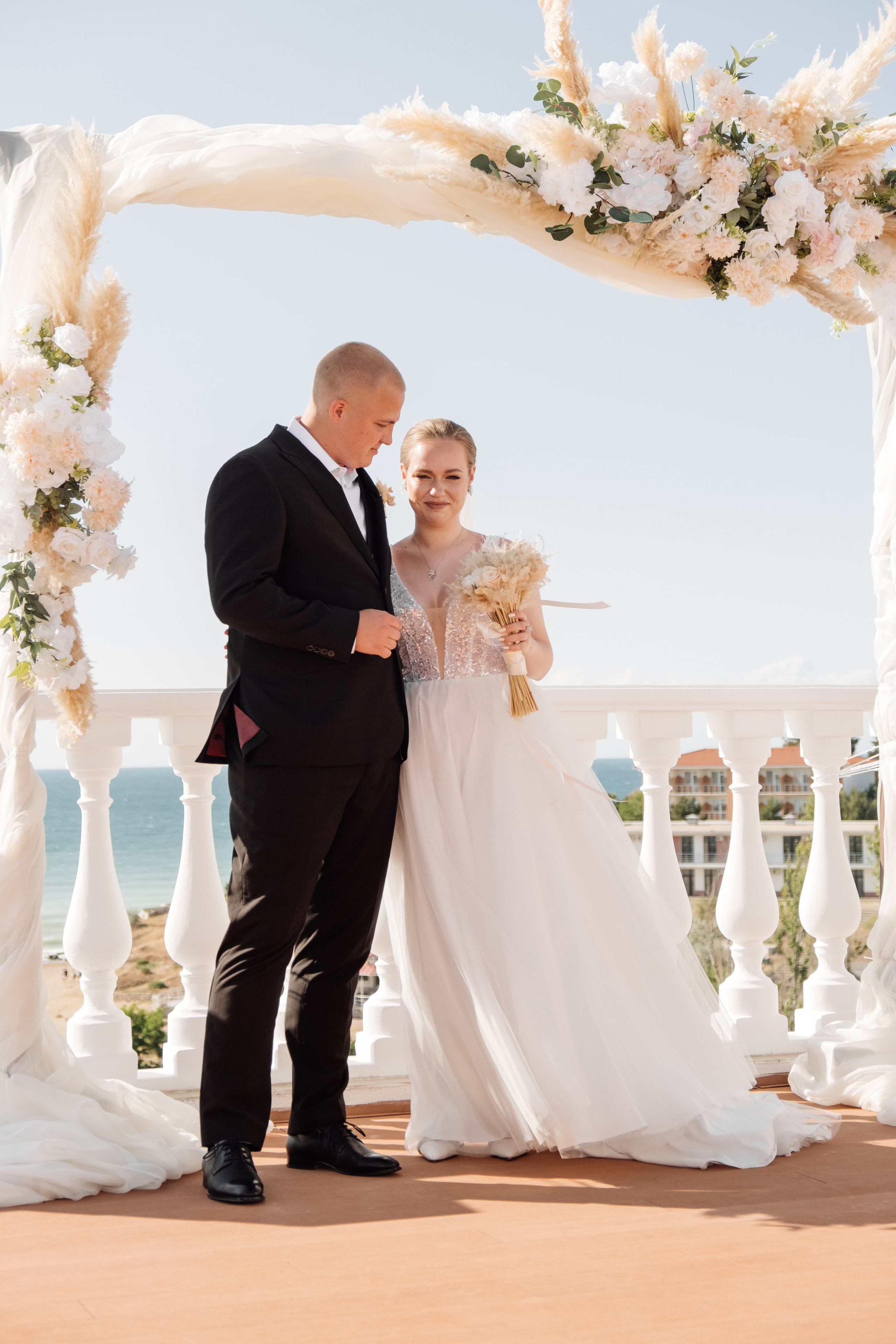 Свадебный ретопртаж. Профессиональная фотосъемка в Крыму. Натуральные эмоции и живые кадры. Забронируйте дату прямо сейчас!