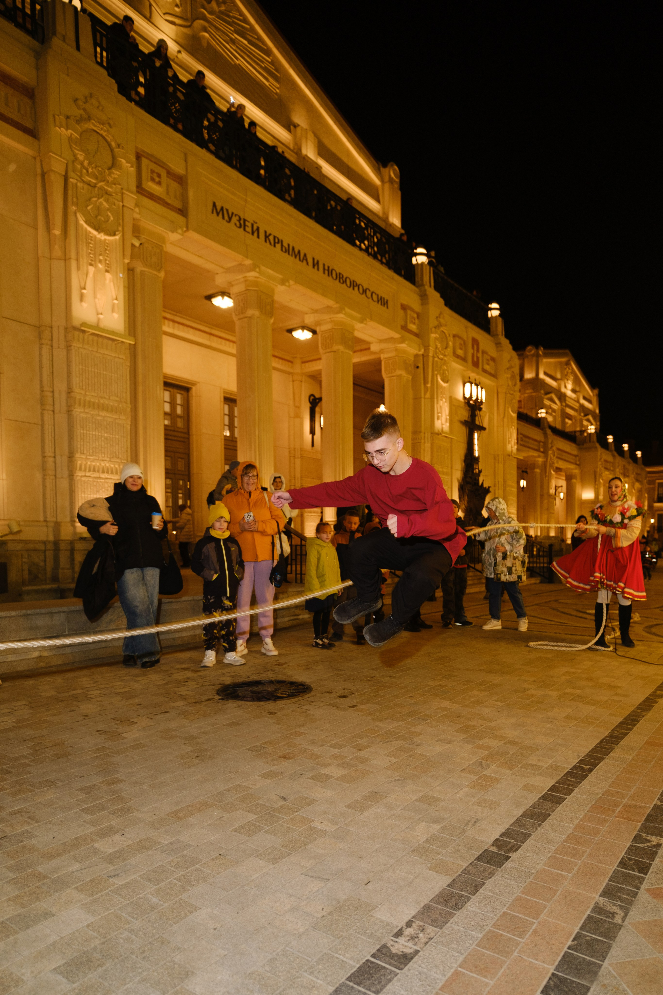 Новогодний репортаж из парка «Новый Херсонес» | Фотограф Илья Желдак. Профессиональная фотосъемка в Крыму. Натуральные эмоции и живые кадры. Забронируйте дату прямо сейчас!