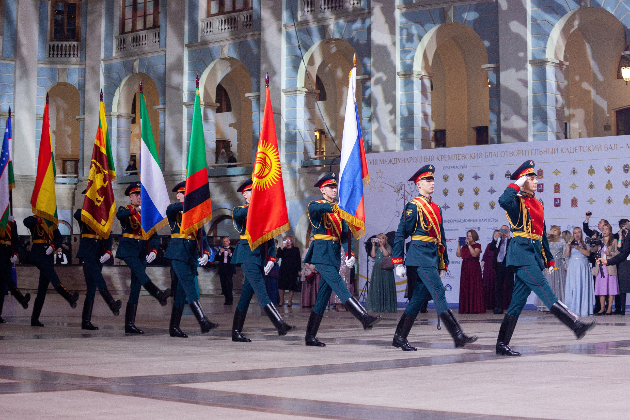 VIII «Международный Кремлёвский Благотворительный Кадетский Бал». Рекламный, предметный, репортажный, семейный фотограф и художник в Москве
