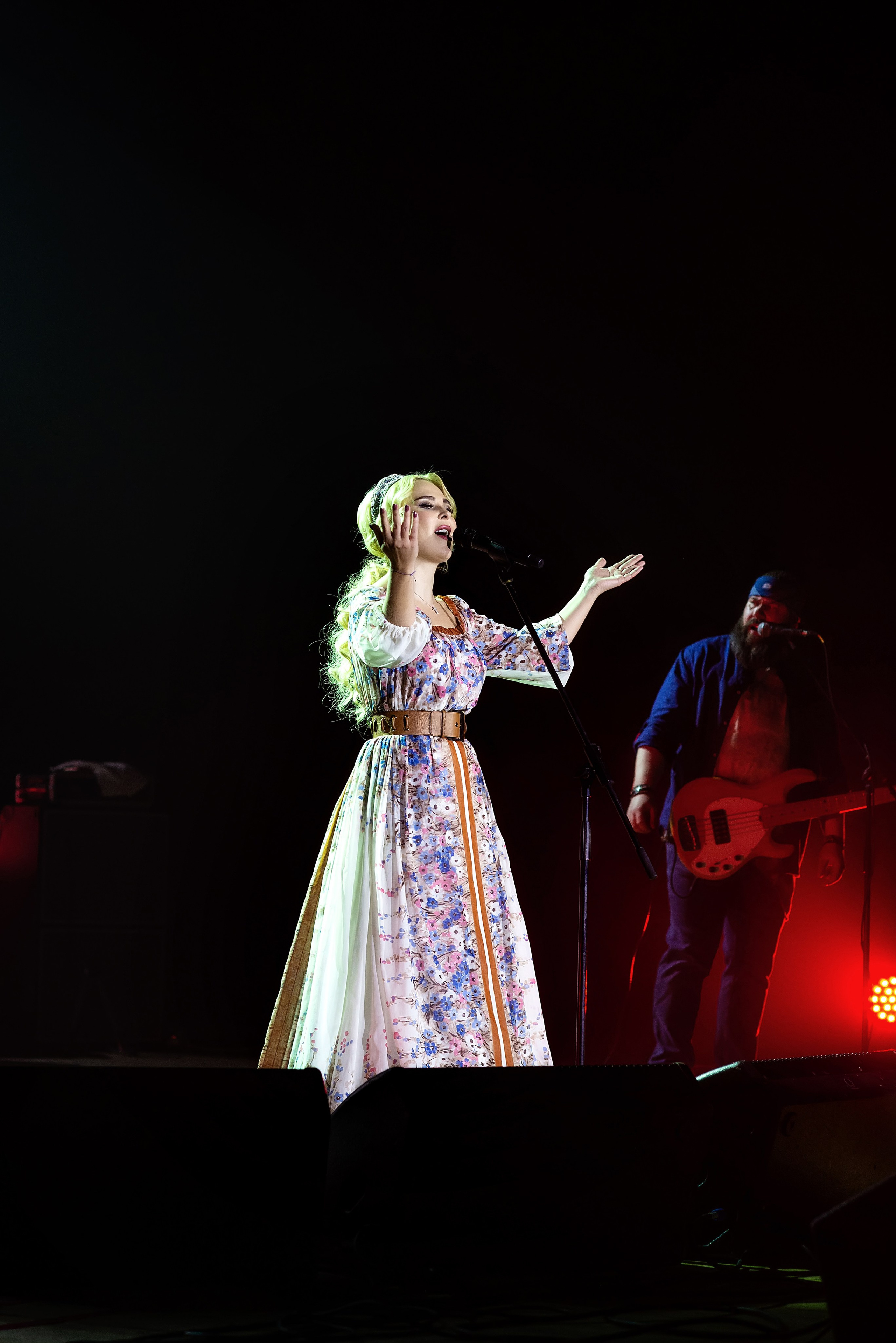 Концерт Пелагеи. Школьный, фэшн фотограф в Тюмени и в России Ирина Королева