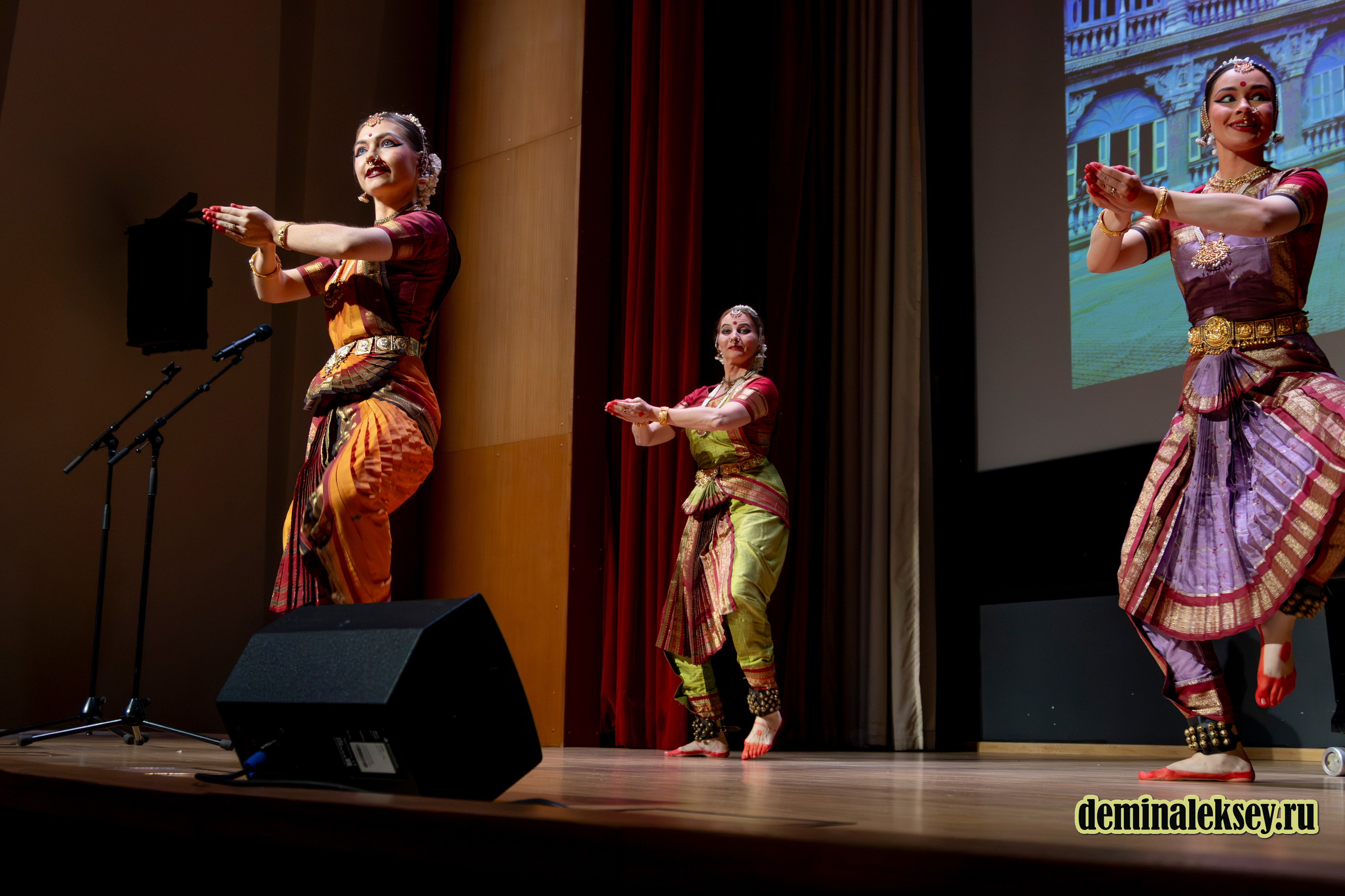 Экспертный круглый стол «День БРИКС» в «Иностранке». Репортажный, семейный и студийный фотограф в Москве Демин Алексей