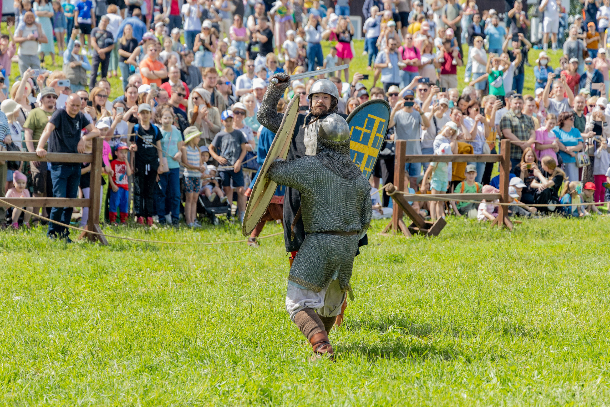 Земля Легенд: Солнце и медведь Фест. Репортажный, семейный и студийный фотограф в Москве Демин Алексей