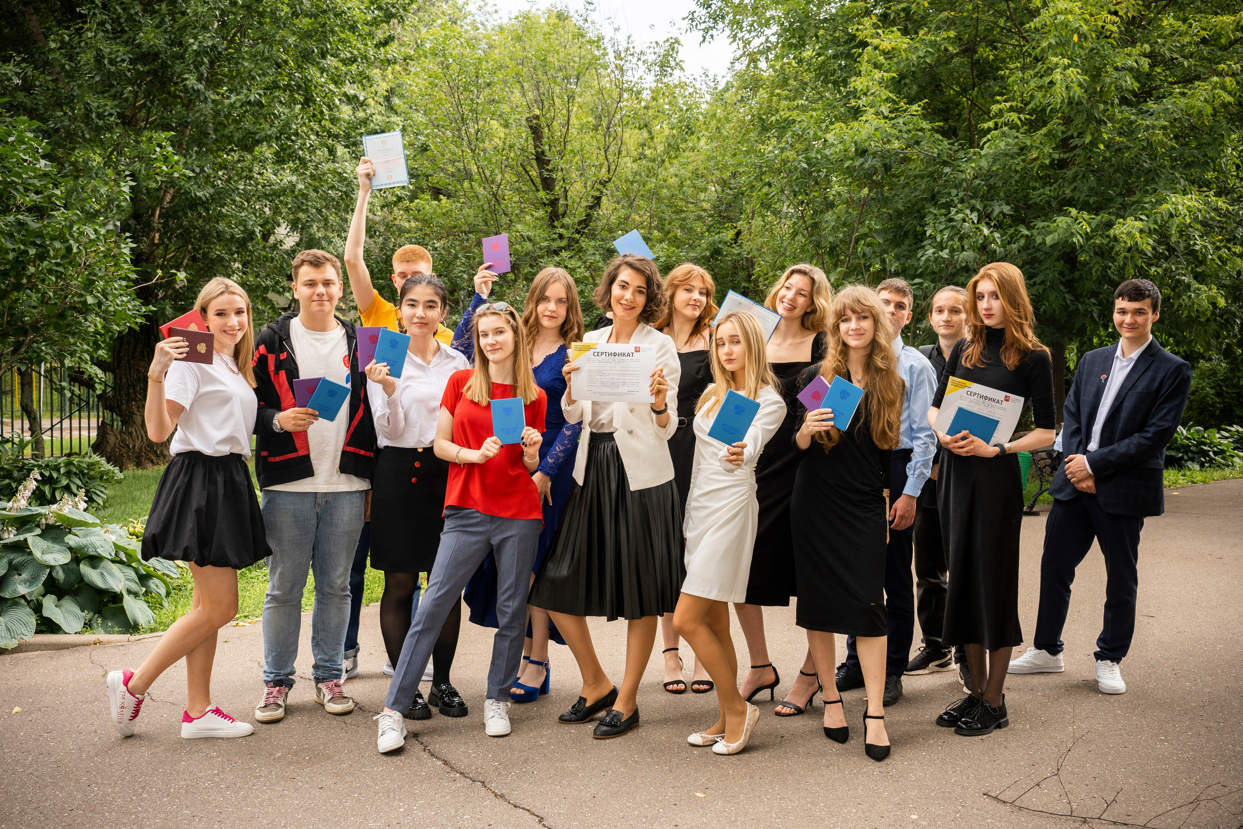 Выпускные. Фотограф-видеограф. Предметные, портретные и репортажные съемки