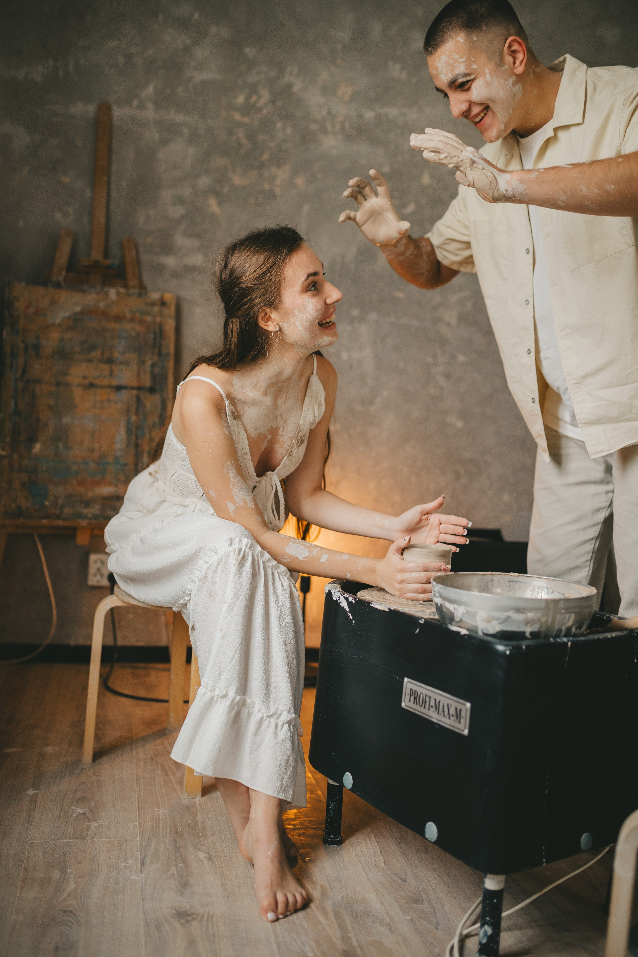 Дима и Даша в гончарной мастерской. Семейный lifestyle фотограф в Санкт-Петербурге Людмила Пахомова