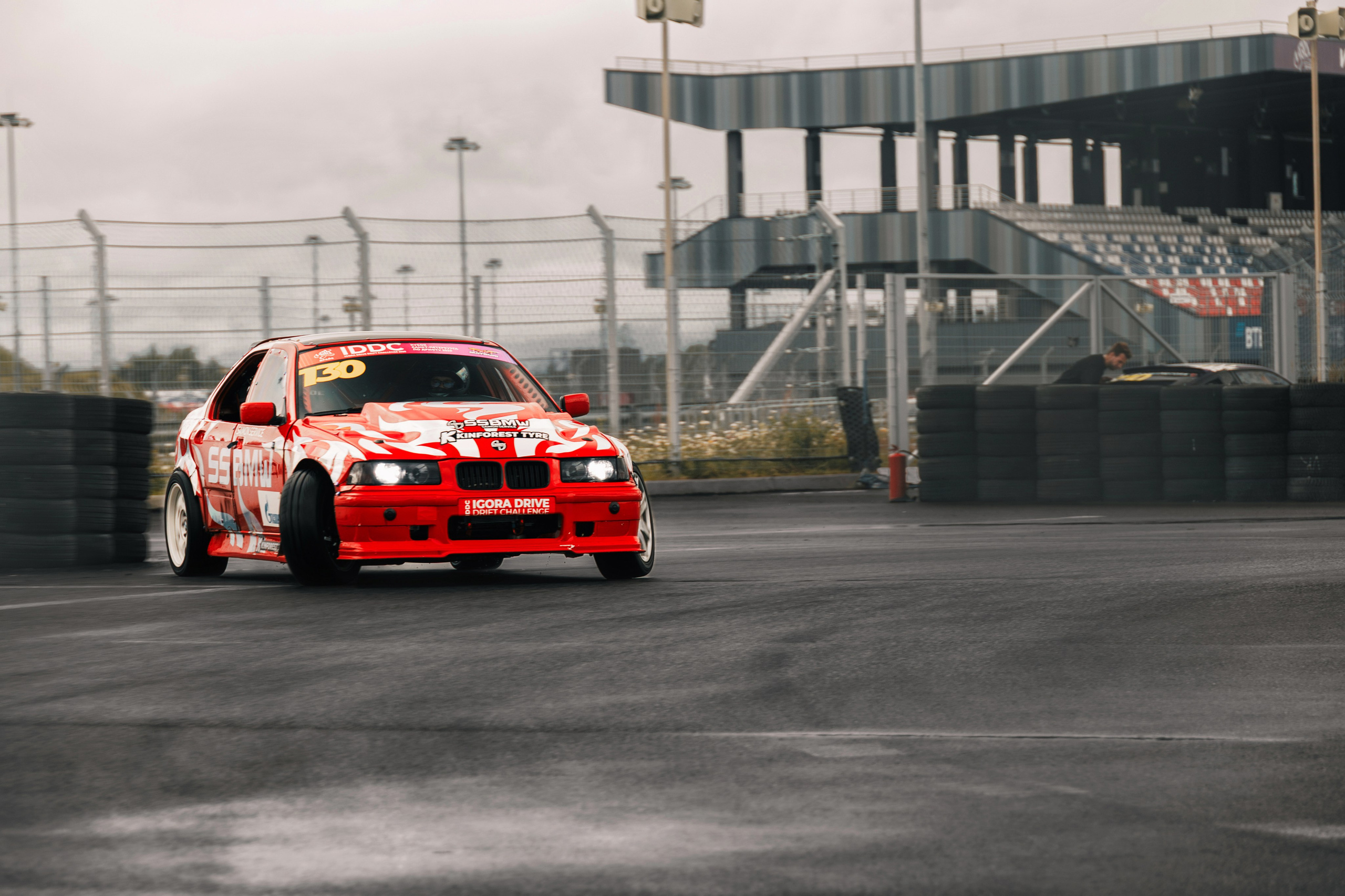 IDDC Этап 2: Бетонный Колизей и блогеры в деле