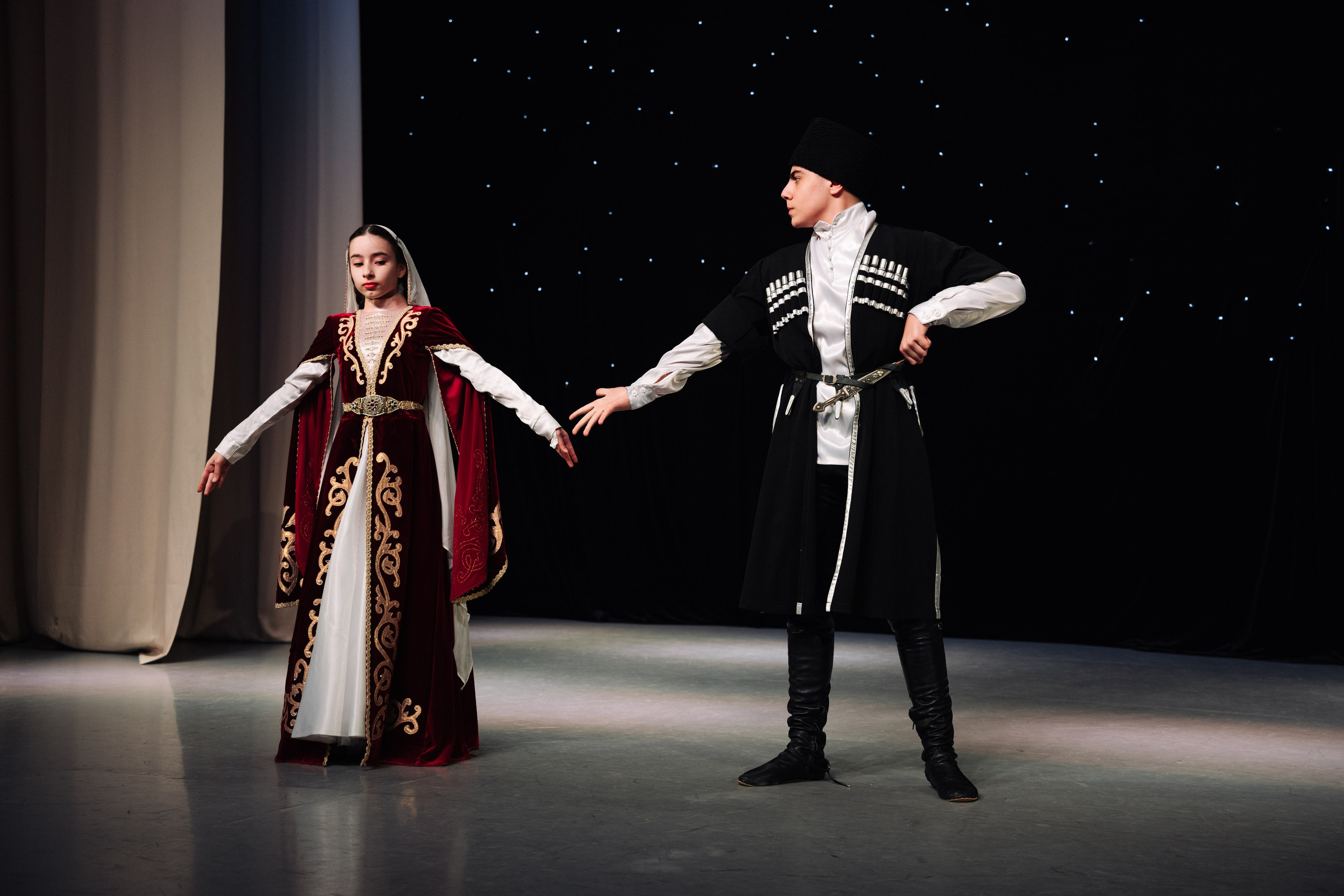 Благотворительный концерт в помощь Артему Сардаряну. Фотограф Артем Севостьянов. Профессиональная фотосъемка в Ногинске, Москве, Московской области и за границей