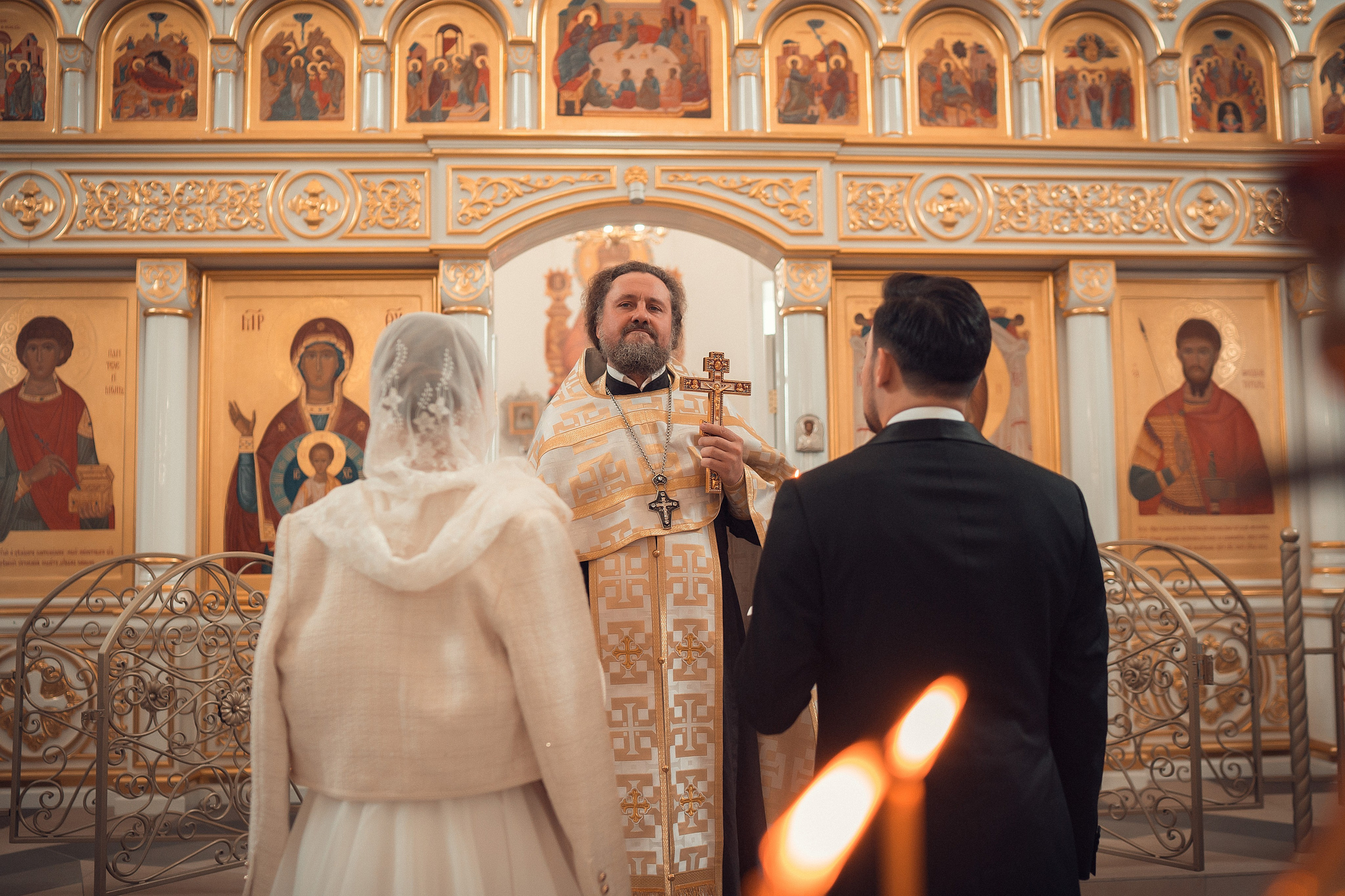 Таинство Венчания Ивана и Полины Храм Феодора Тирона. Фотограф на Крещение и Венчание в Красноярске Рамазанова Юлия