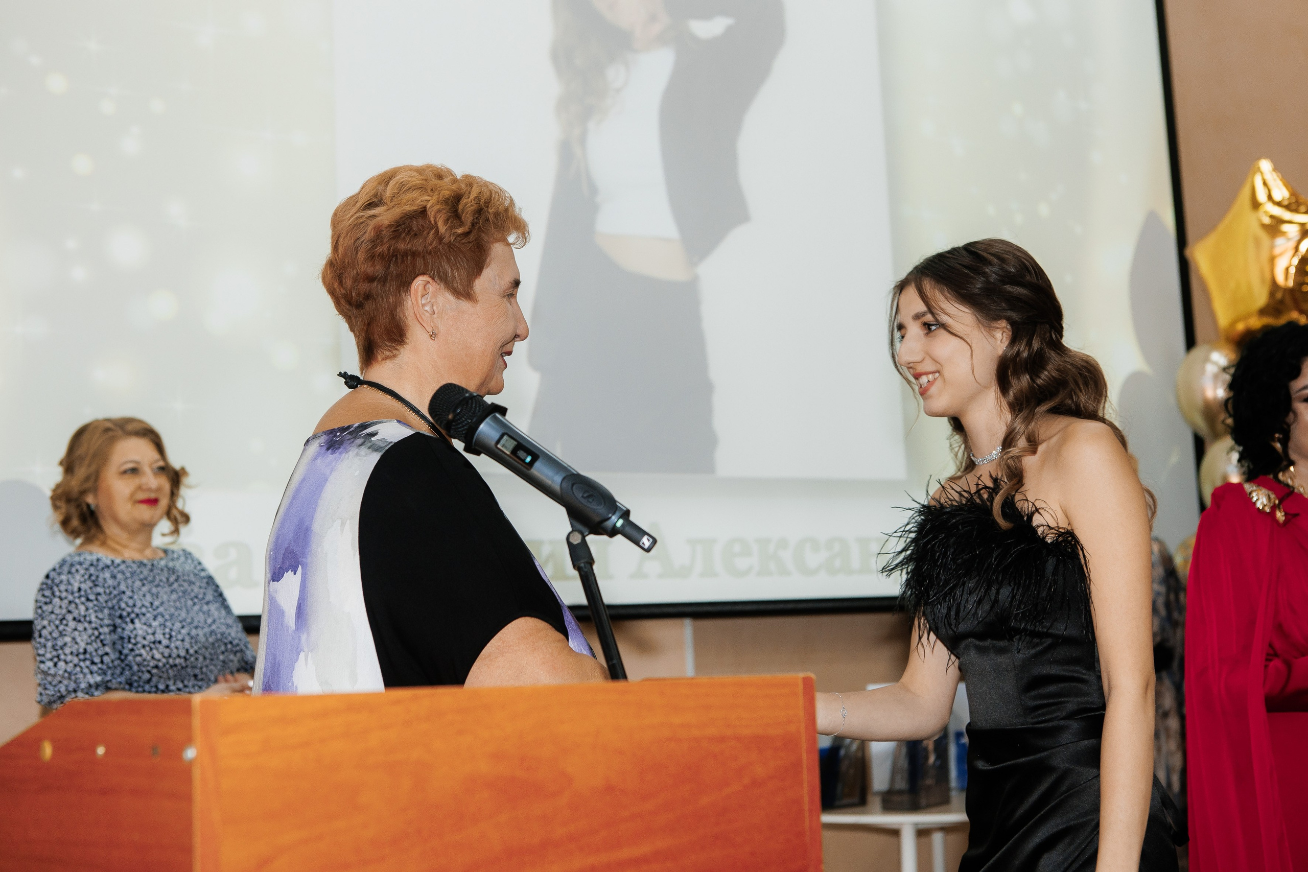 Выпускной Гимназия 12 2024 г. Свадебный и портретный Фотограф в Липецке Дмитрий Котюков