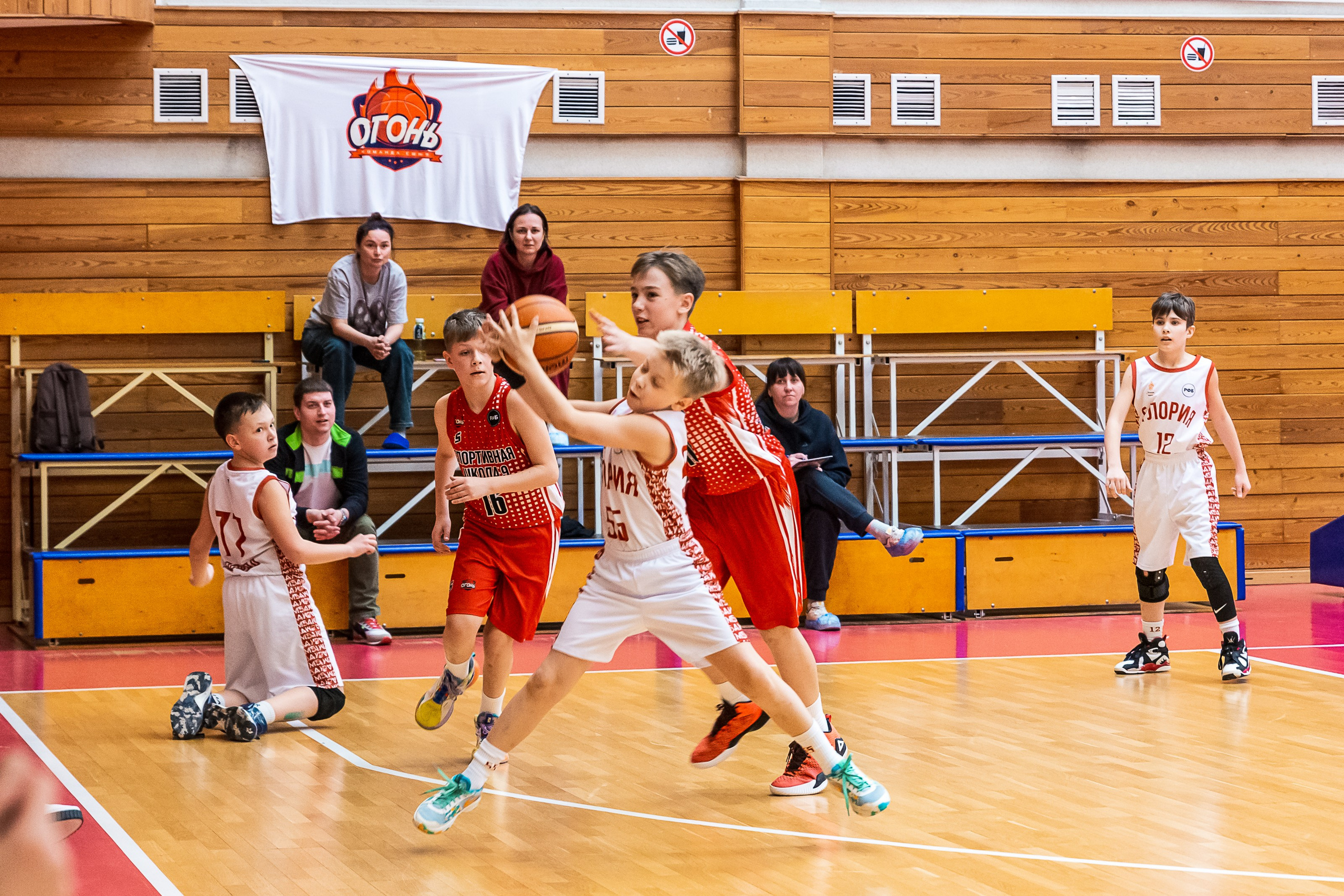 Фотосессия для баскетболистов СШОР Глория. Школьные фотографы «НЕБУРАТИНО»