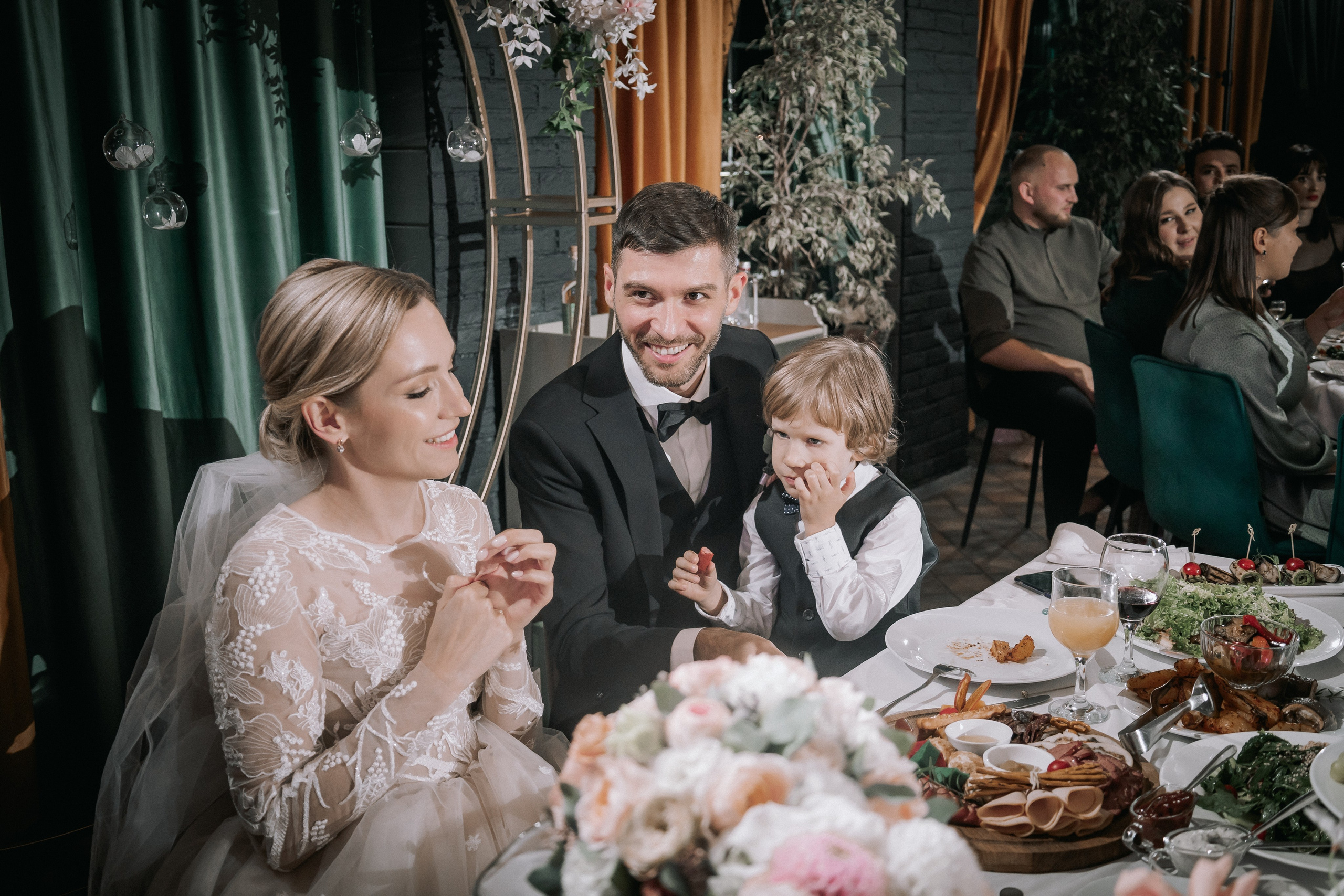 Свадебный день. Дарья и Джем. Свадебная фотография. Арина Рубах