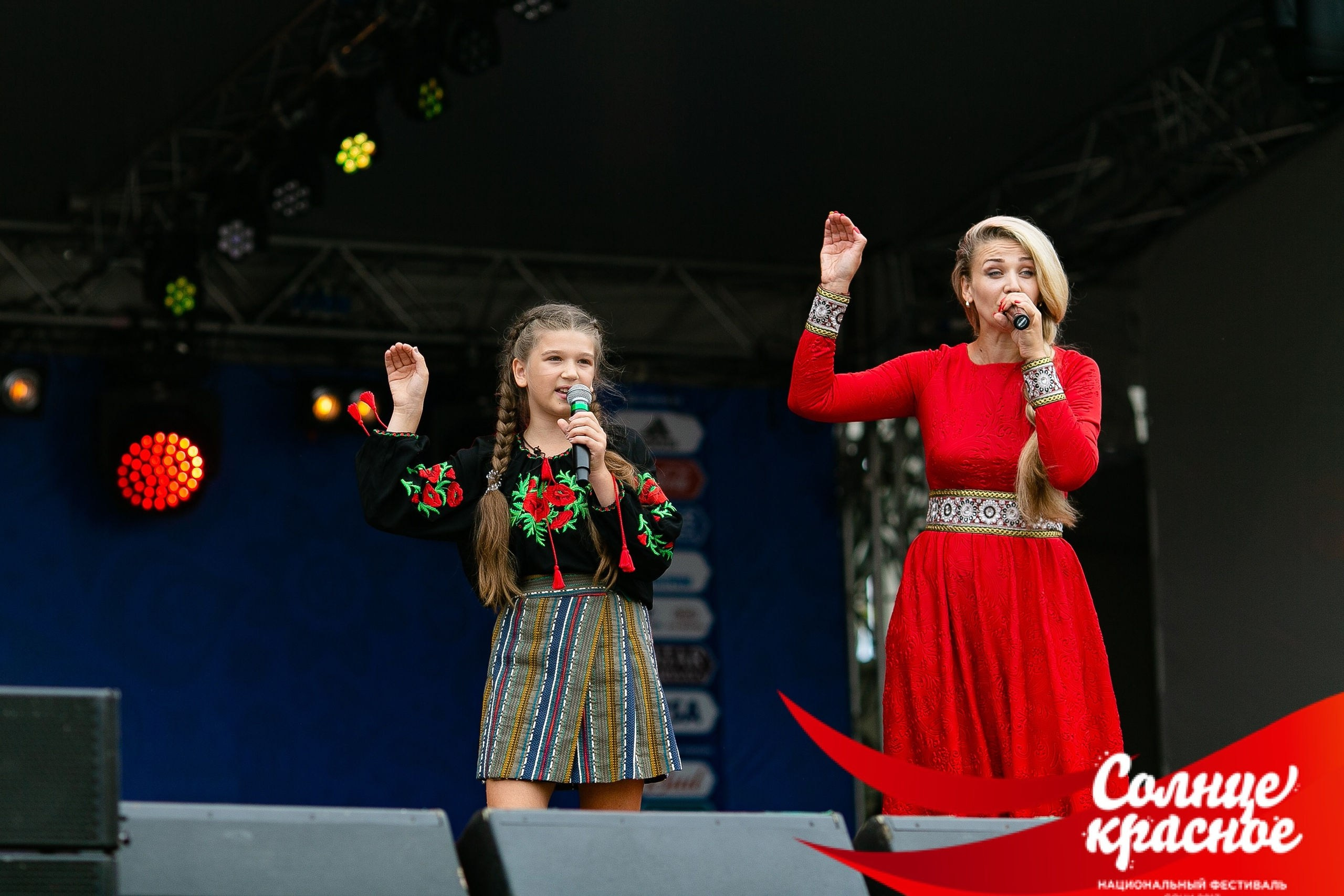 Репортажная фотосъемка детских музыкально-танцевальных фестивалей. Репортажный фотограф | Роза Хутор Красная Поляна Сочи Сириус