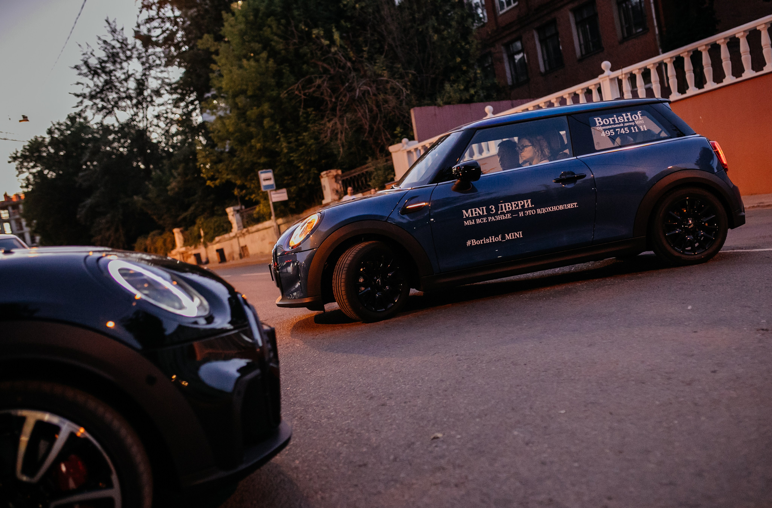 New MINI Cooper в Гоголь Центре. Репортажный, event, концертный и backstage фотограф из Москвы Виталий Кривцов