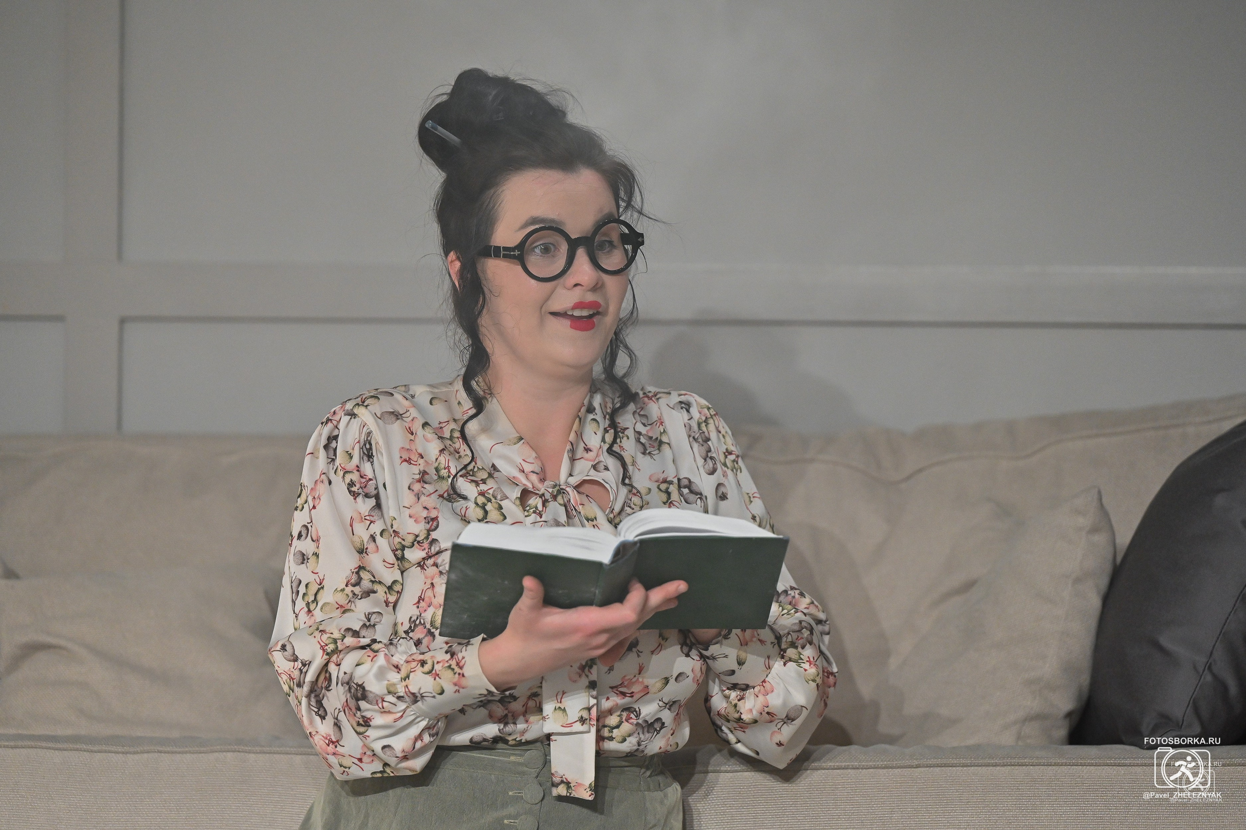 Маленький театр «УЖиК». Спектакль «Волшебная библиотека». ФОТОСБОРКА