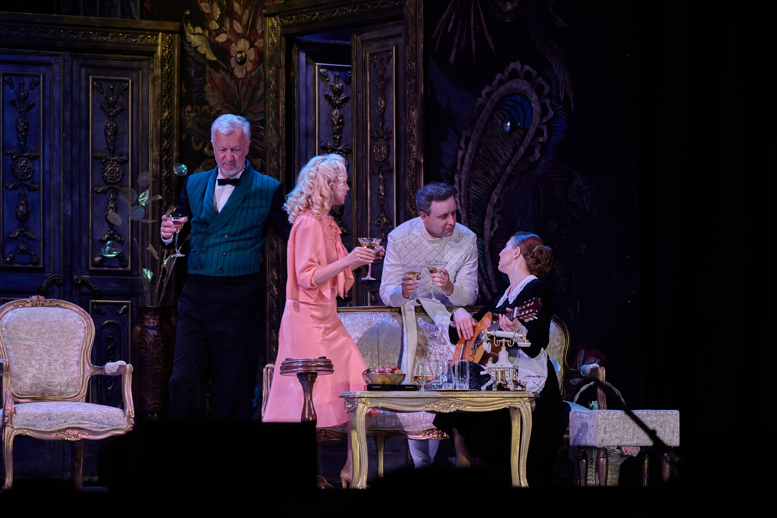 Спектакль «Товарищ». Фотограф Роман Адлер