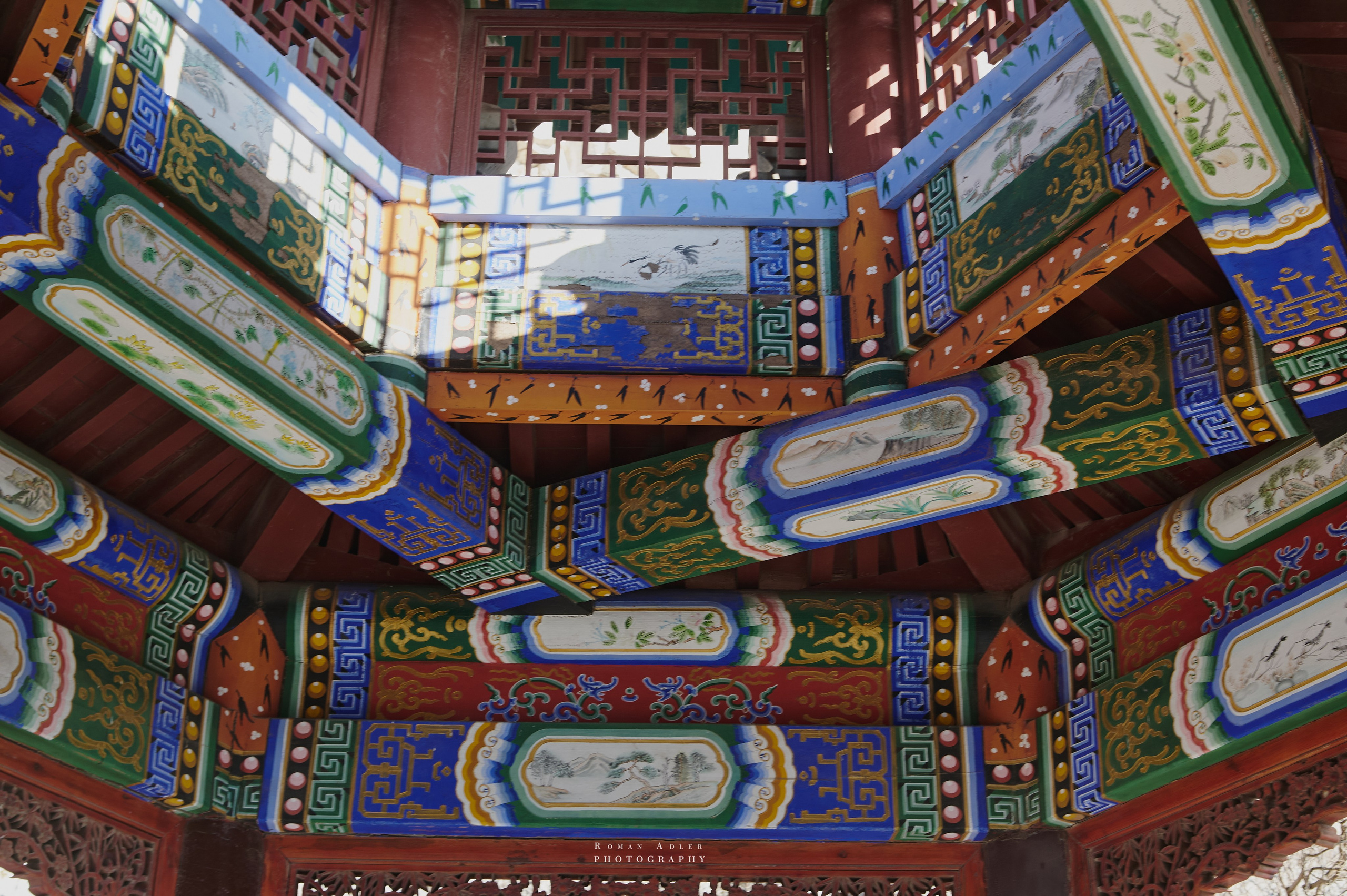 Рассвет на храмовой горе Юнмень. Цинчжоу. Фотограф Роман Адлер