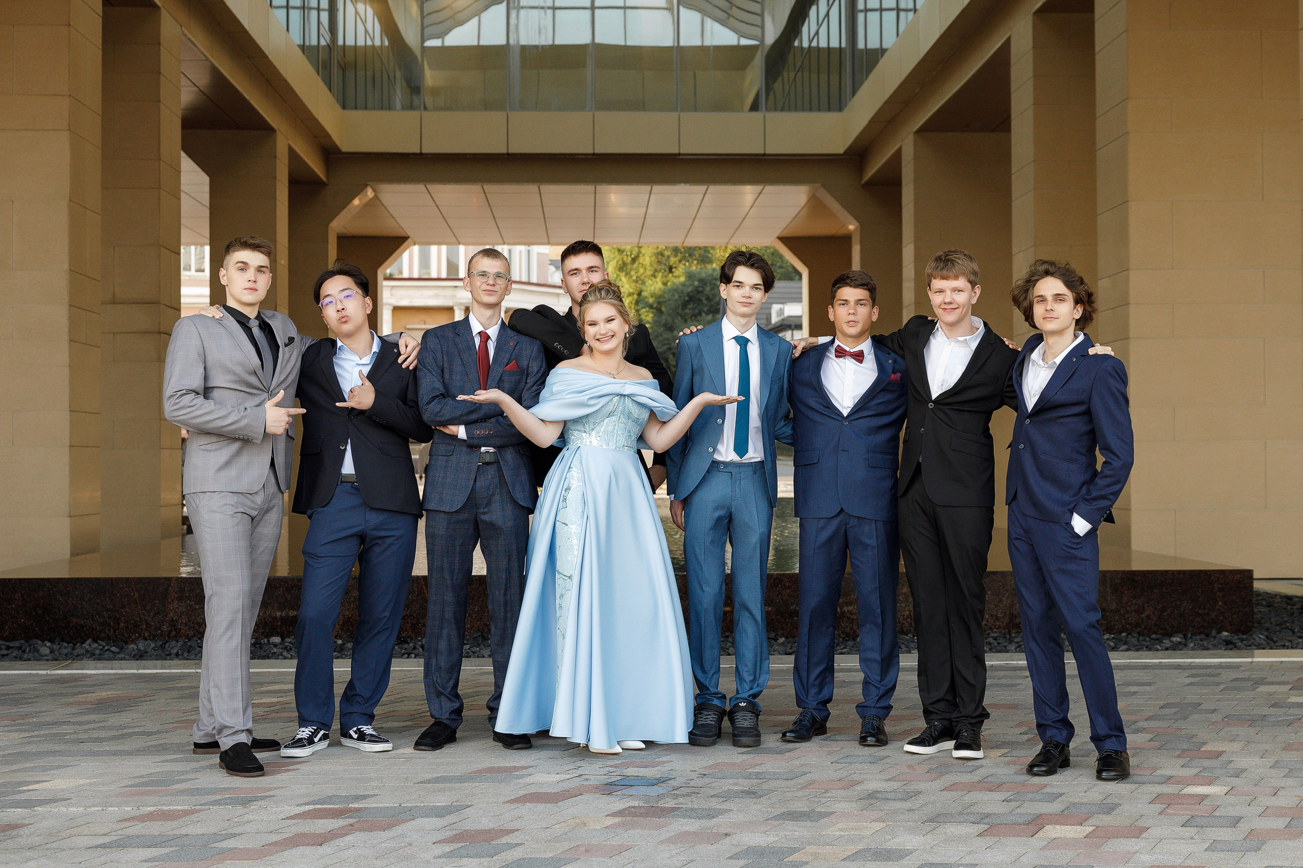 Выпускной вечер 13 школа (Индивидуальная съемка). Photoalbum-vl.ru