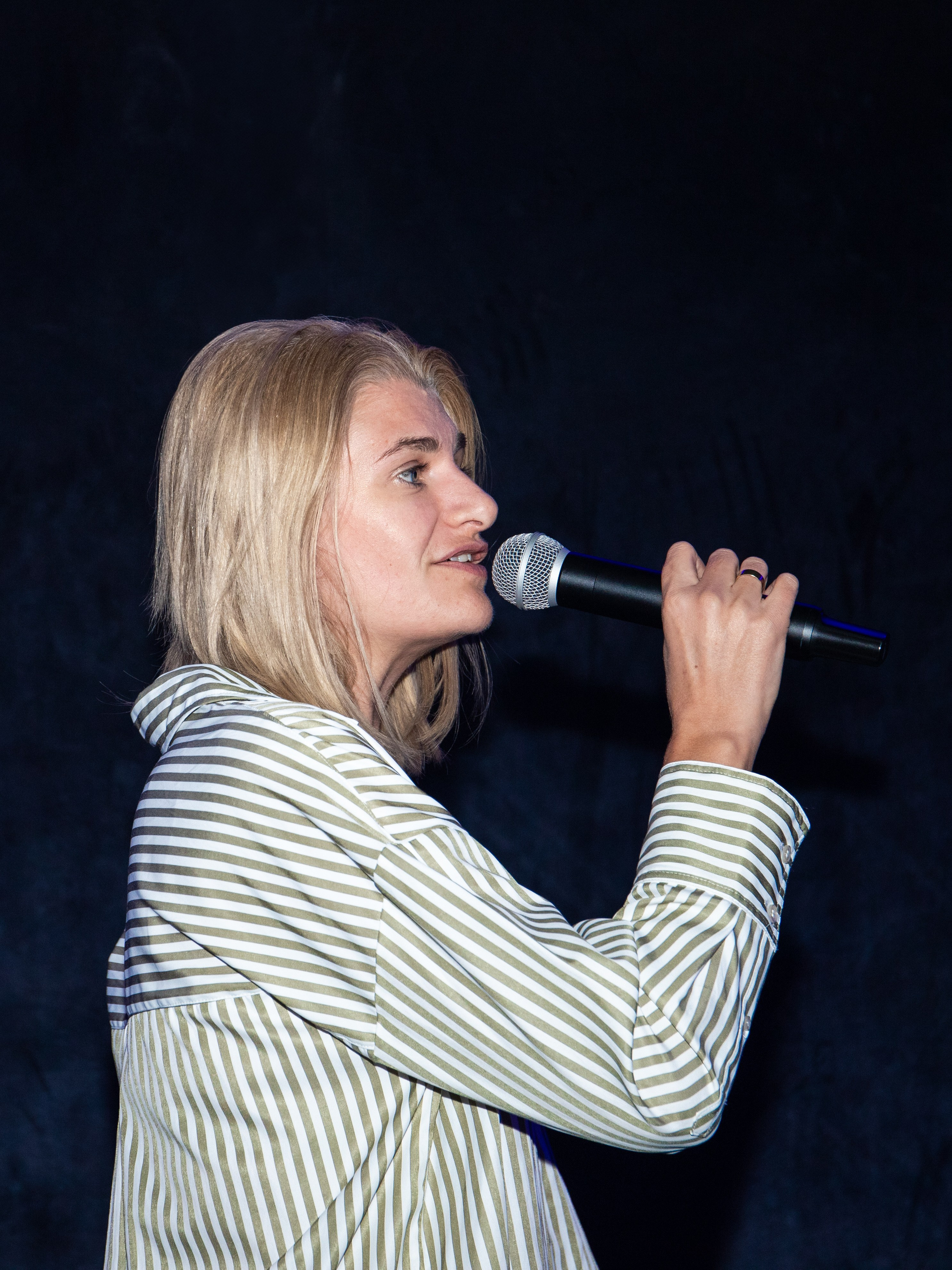 Репортажка из кальян-бара. Свадебный и семейный фотограф в Москве Мила Широких