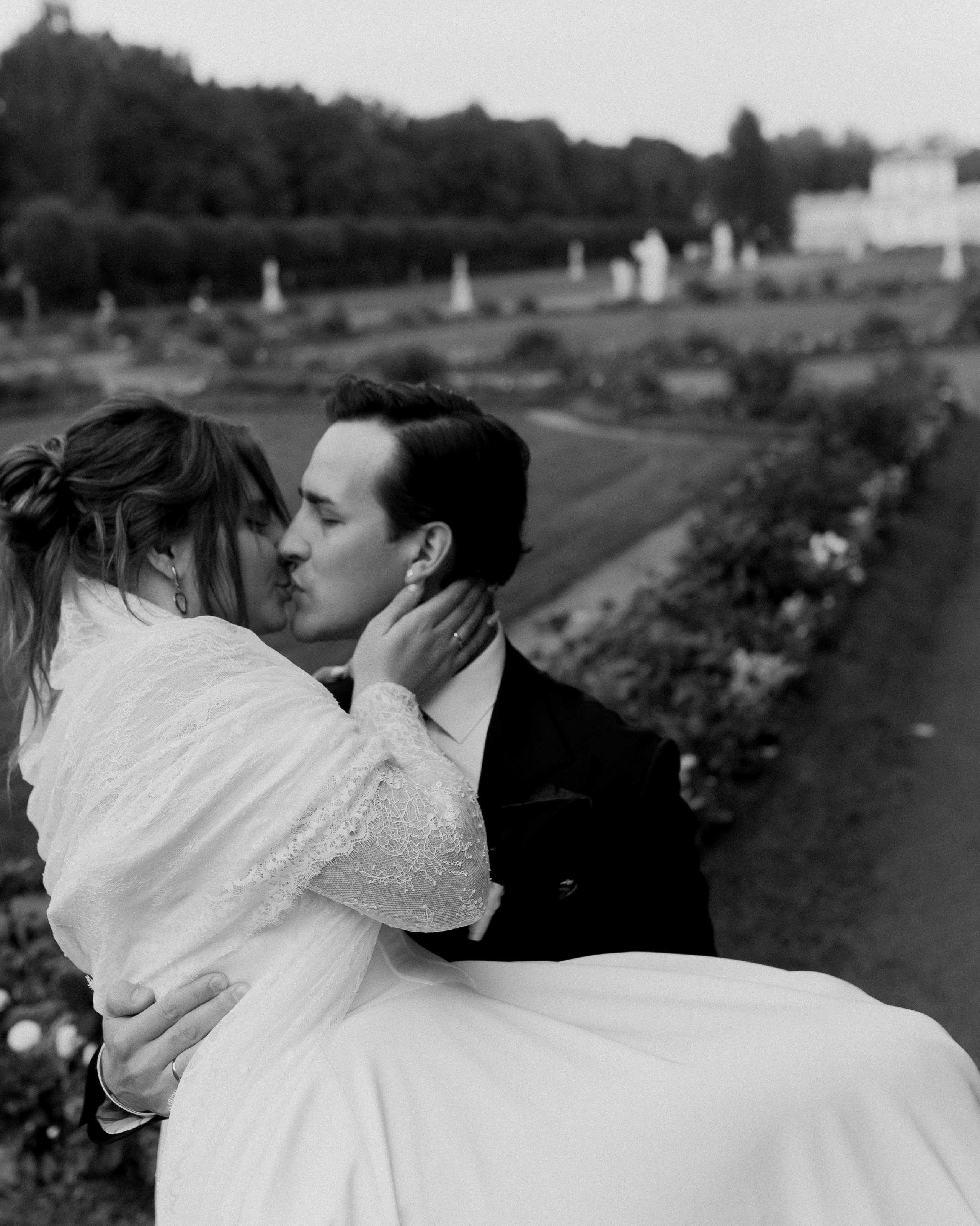 Свадебная фотосессия в Кусково. Свадебный фотограф в Москве Мария Крош