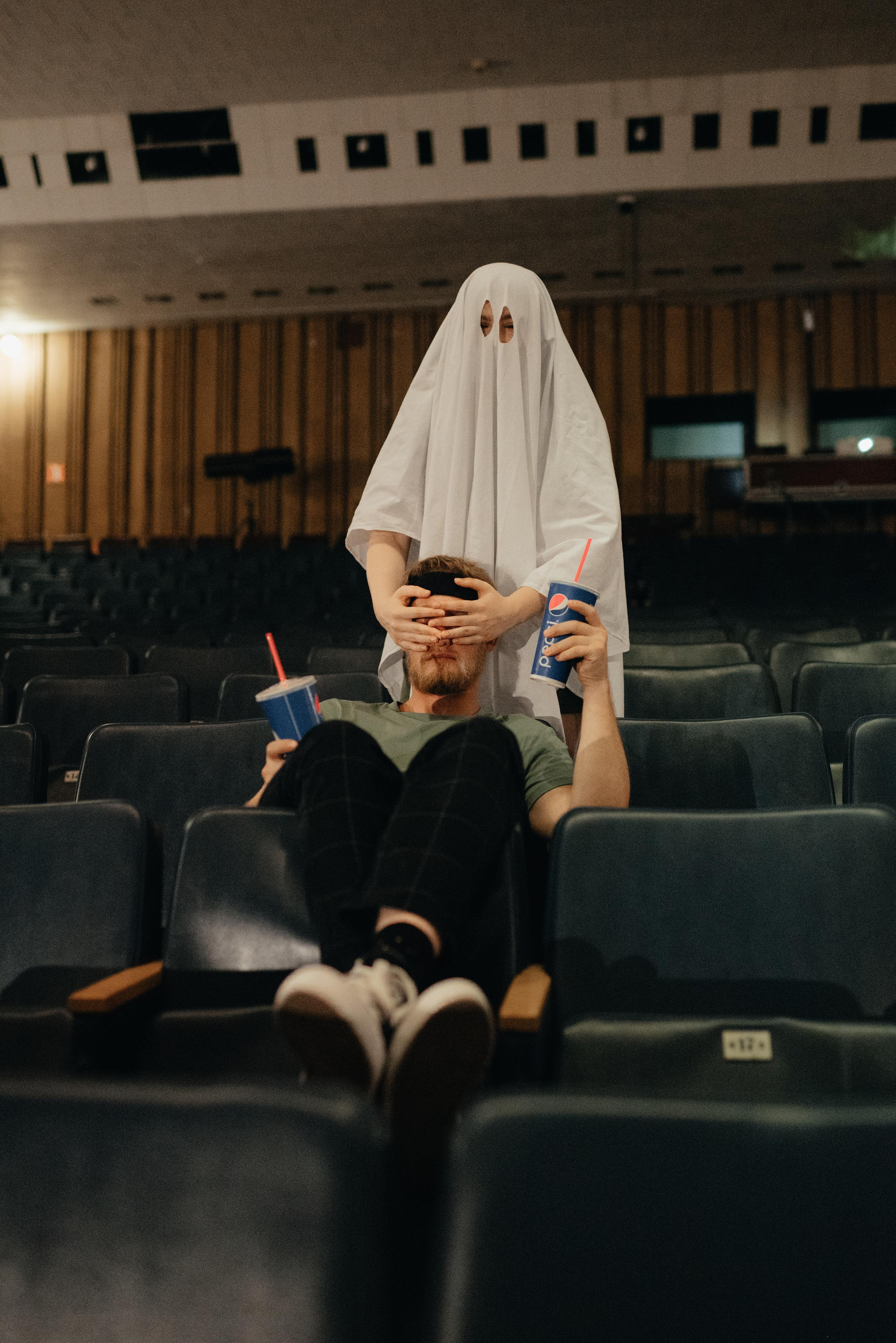 Съёмка «lovestory» привидений. Z H U R A V L E V