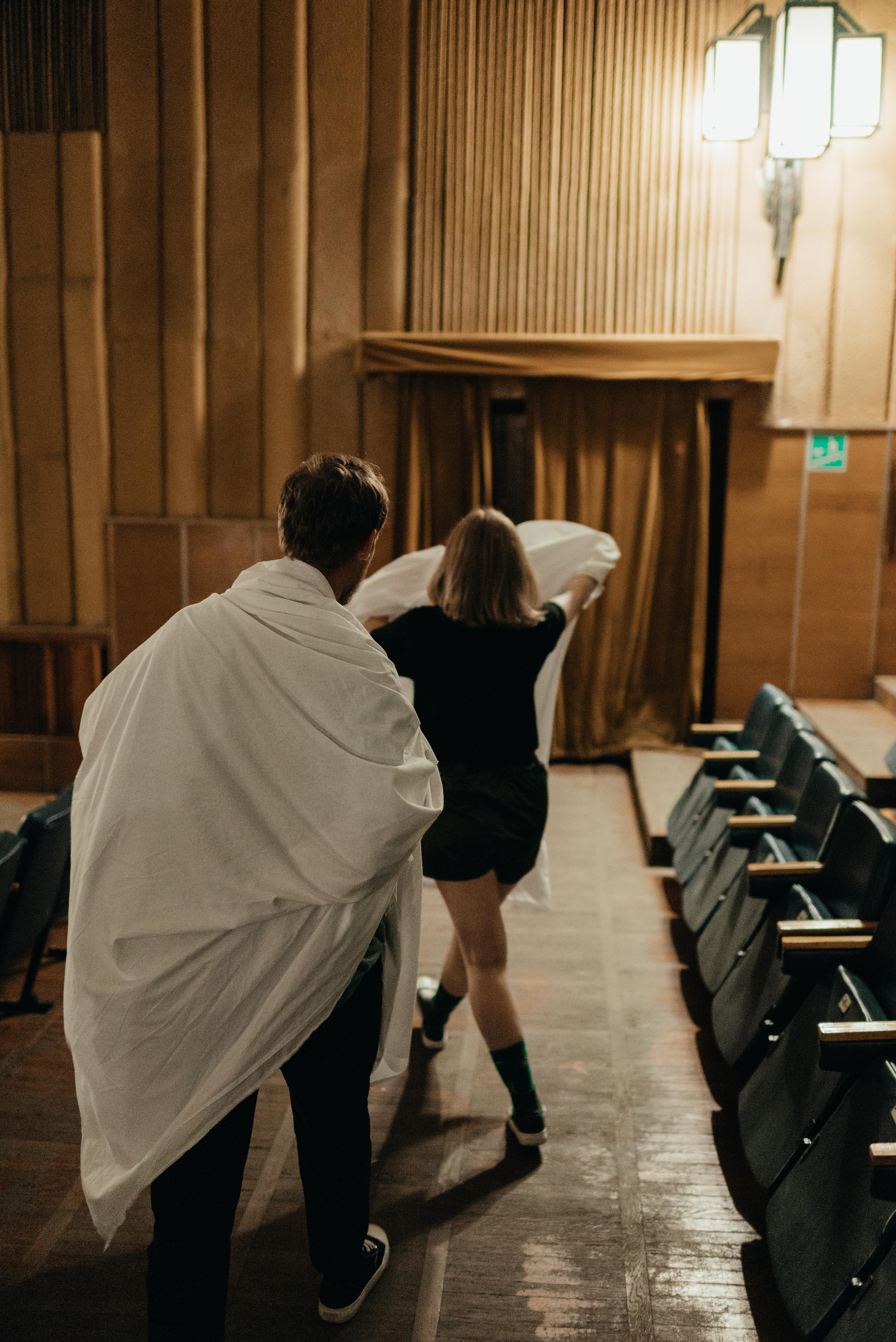 Съёмка «lovestory» привидений. Z H U R A V L E V