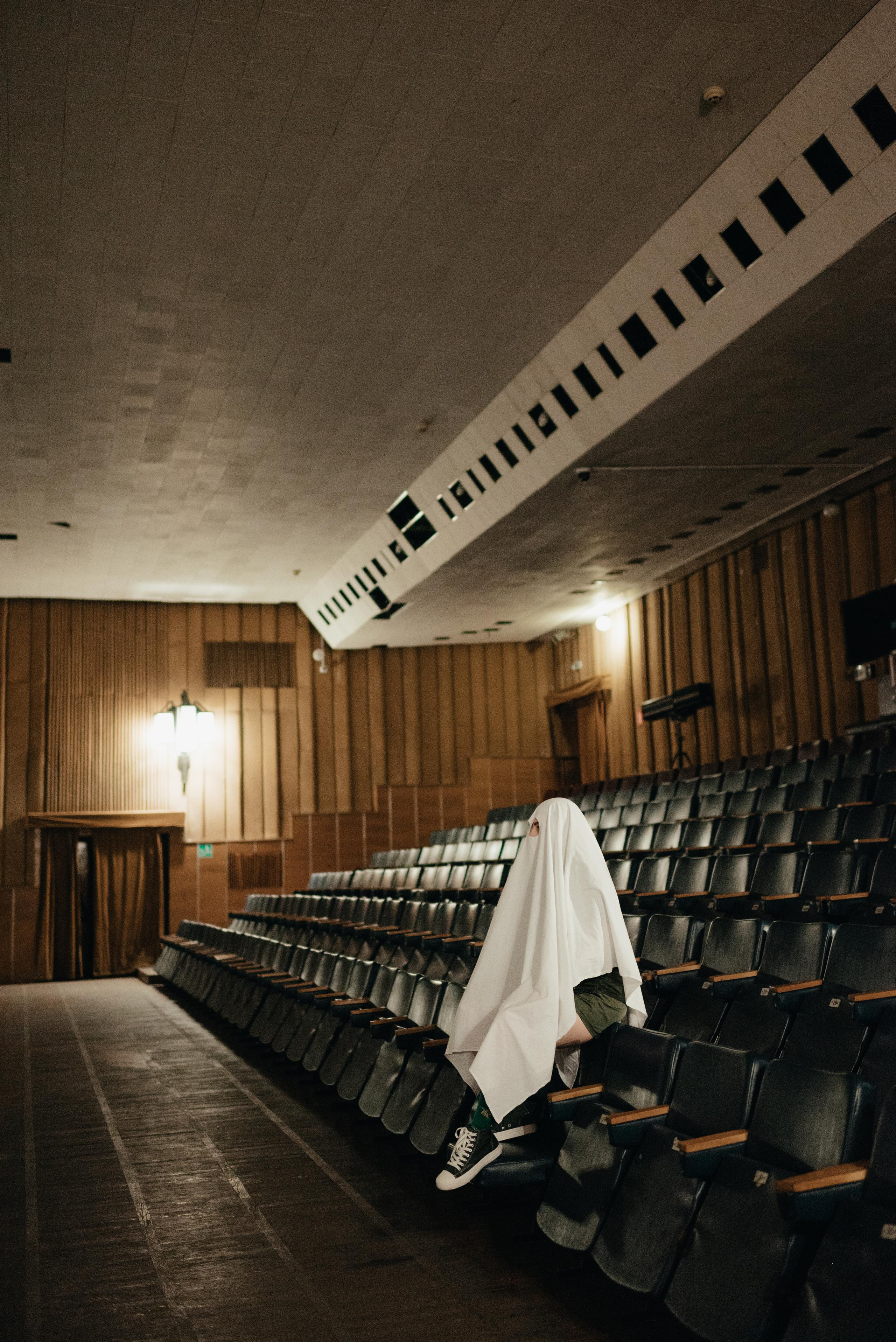 Съёмка «lovestory» привидений. Z H U R A V L E V