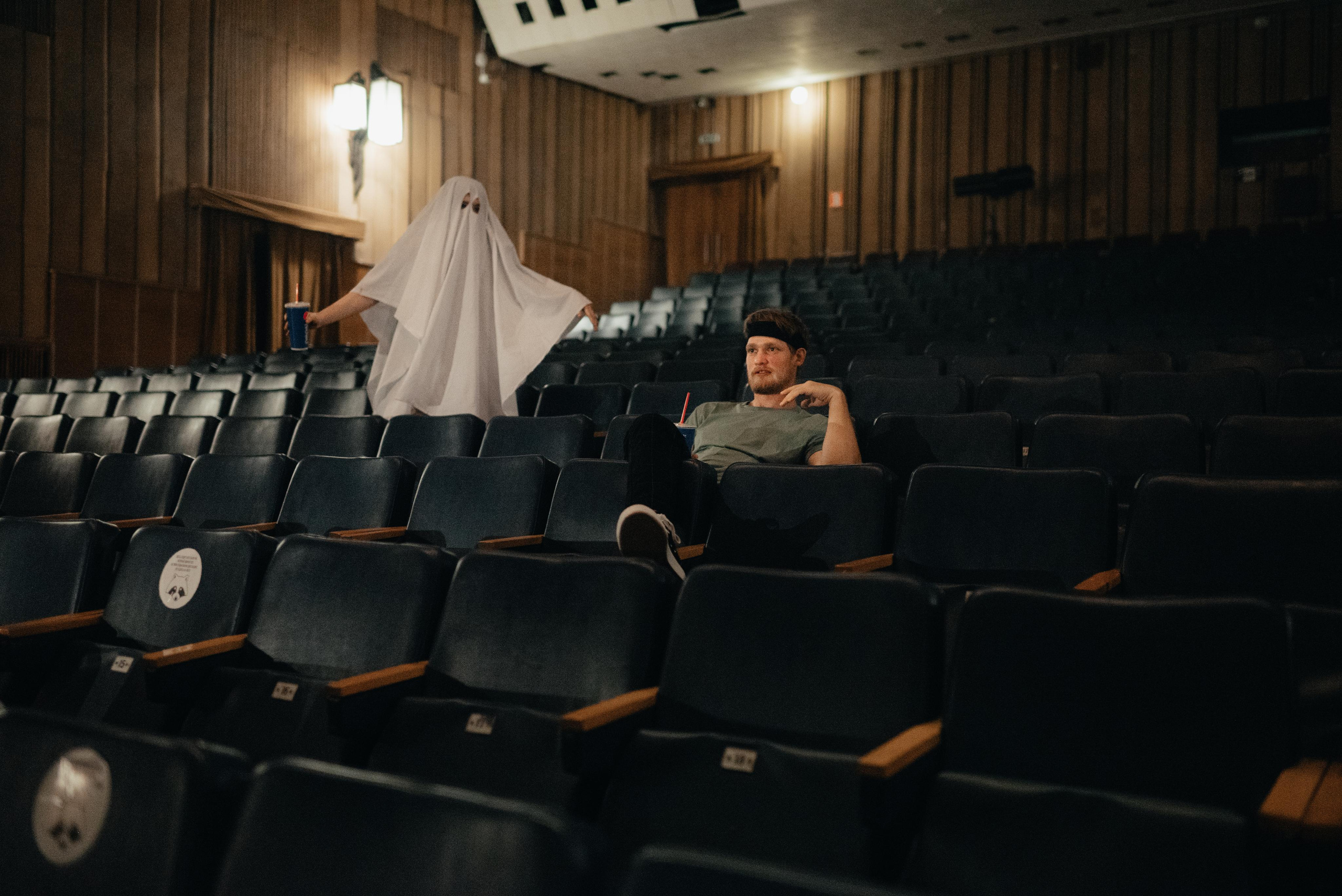 Съёмка «lovestory» привидений. Z H U R A V L E V